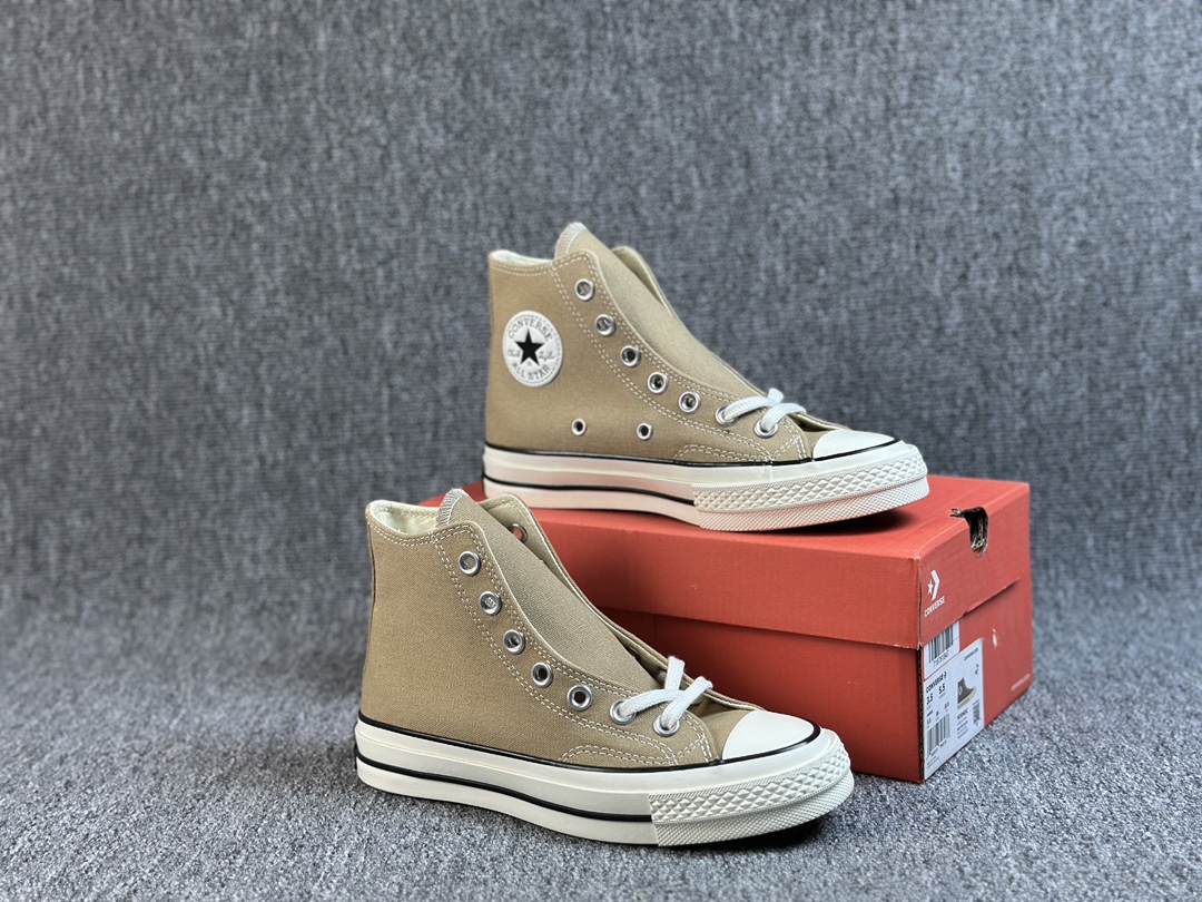 本地() #虎扑版 Converse 匡威 All Star 1970s 蓝底 焦糖奶茶色 帆布休闲高帮板鞋 全新鞋盒外标 鞋楦定型 补丁字体印刷空压立体 品质数一数二 硫化双尾条 货号:168504C 尺码:35 36 36.5 37 37.5 38 39 39.5 40 41 41.5 42 42.5 43 44