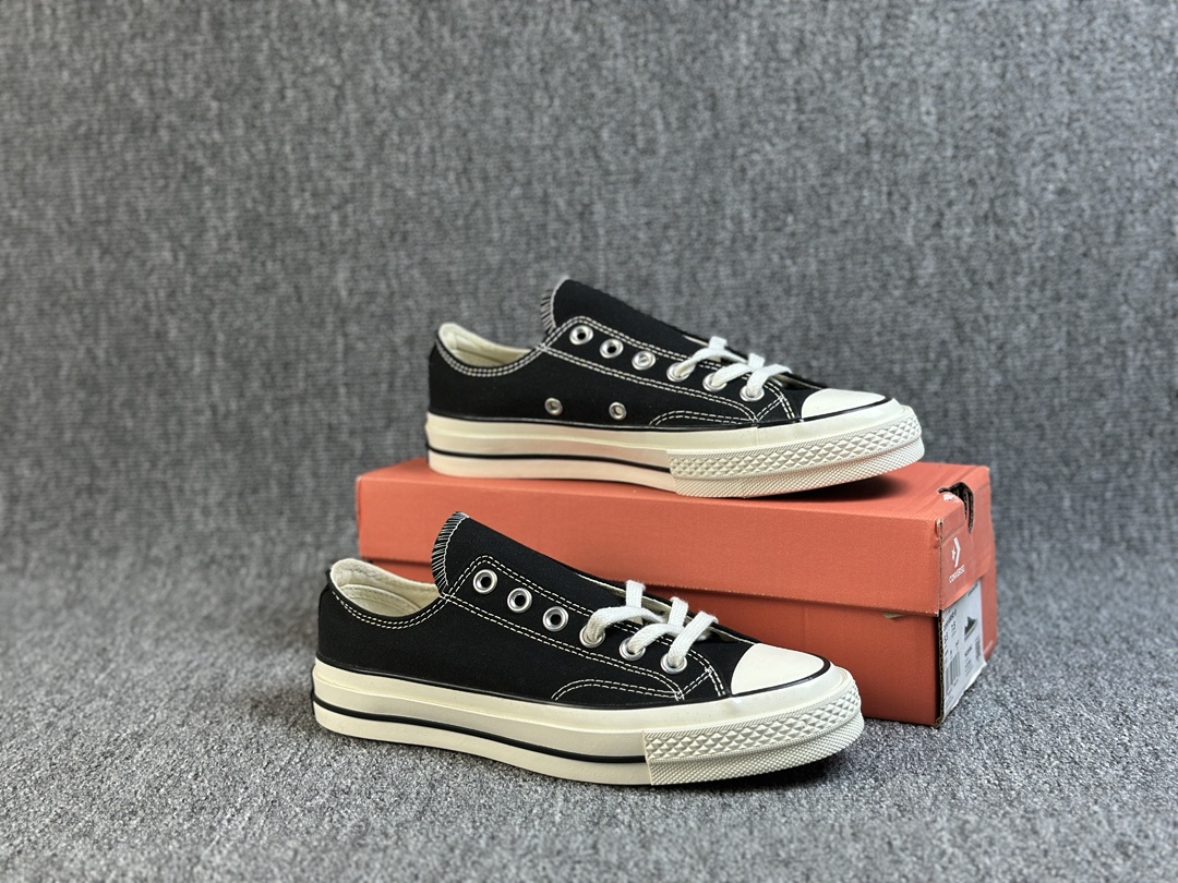 本地() #虎扑版 Converse 匡威 All Star 1970s 蓝底 黑白经典色 帆布休闲低帮板鞋 全新鞋盒外标 鞋楦定型 补丁字体印刷空压立体 品质数一数二 硫化双尾条 货号:162058C 尺码:35 36 36.5 37 37.5 38 39 39.5 40 41 41.5 42 42.5 43 44