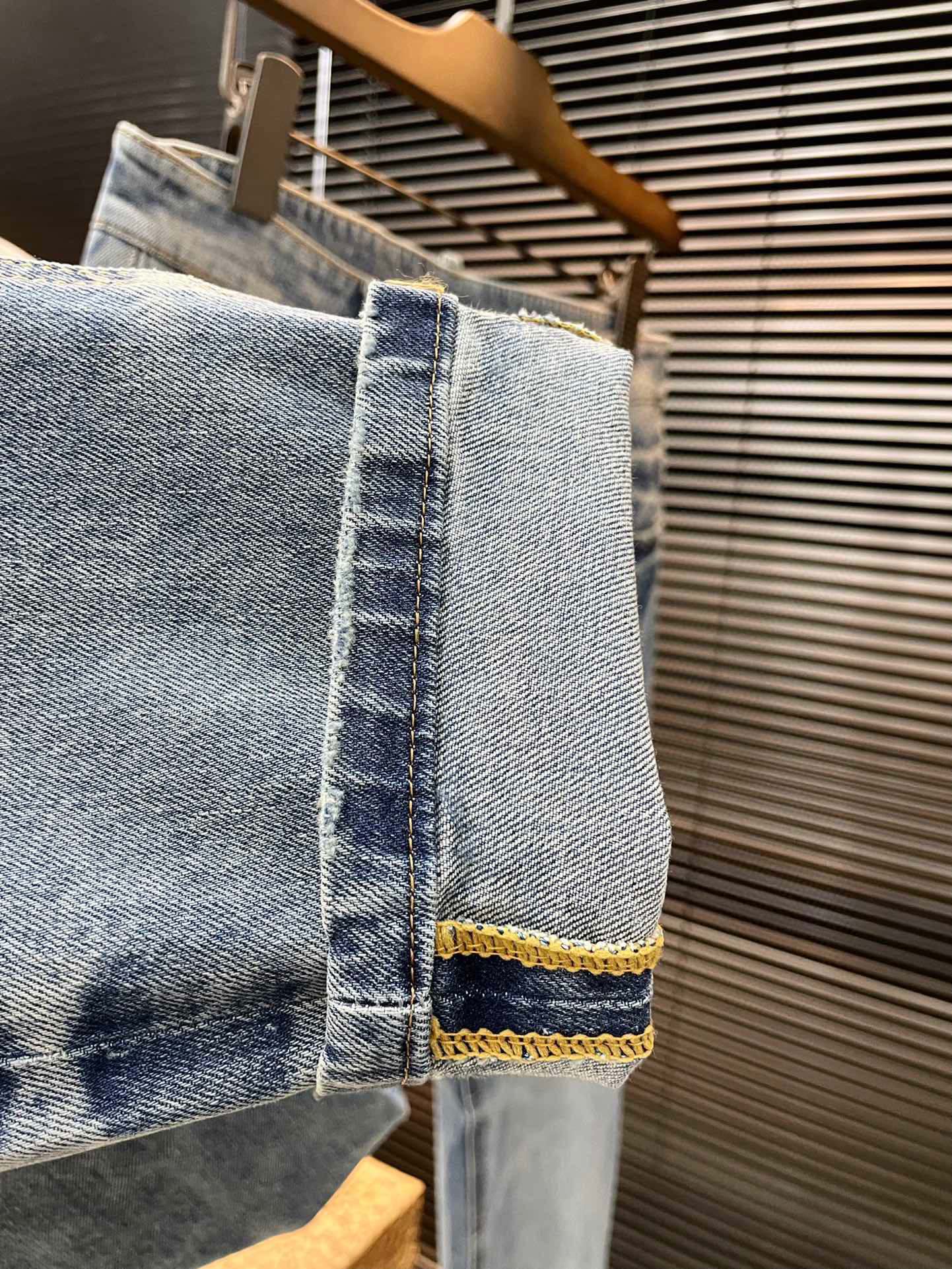 Amiri Summer 2025 Jeans: Italian High-Class Cowboy Fabric, Stylish and Comfortable Design - 图片 5