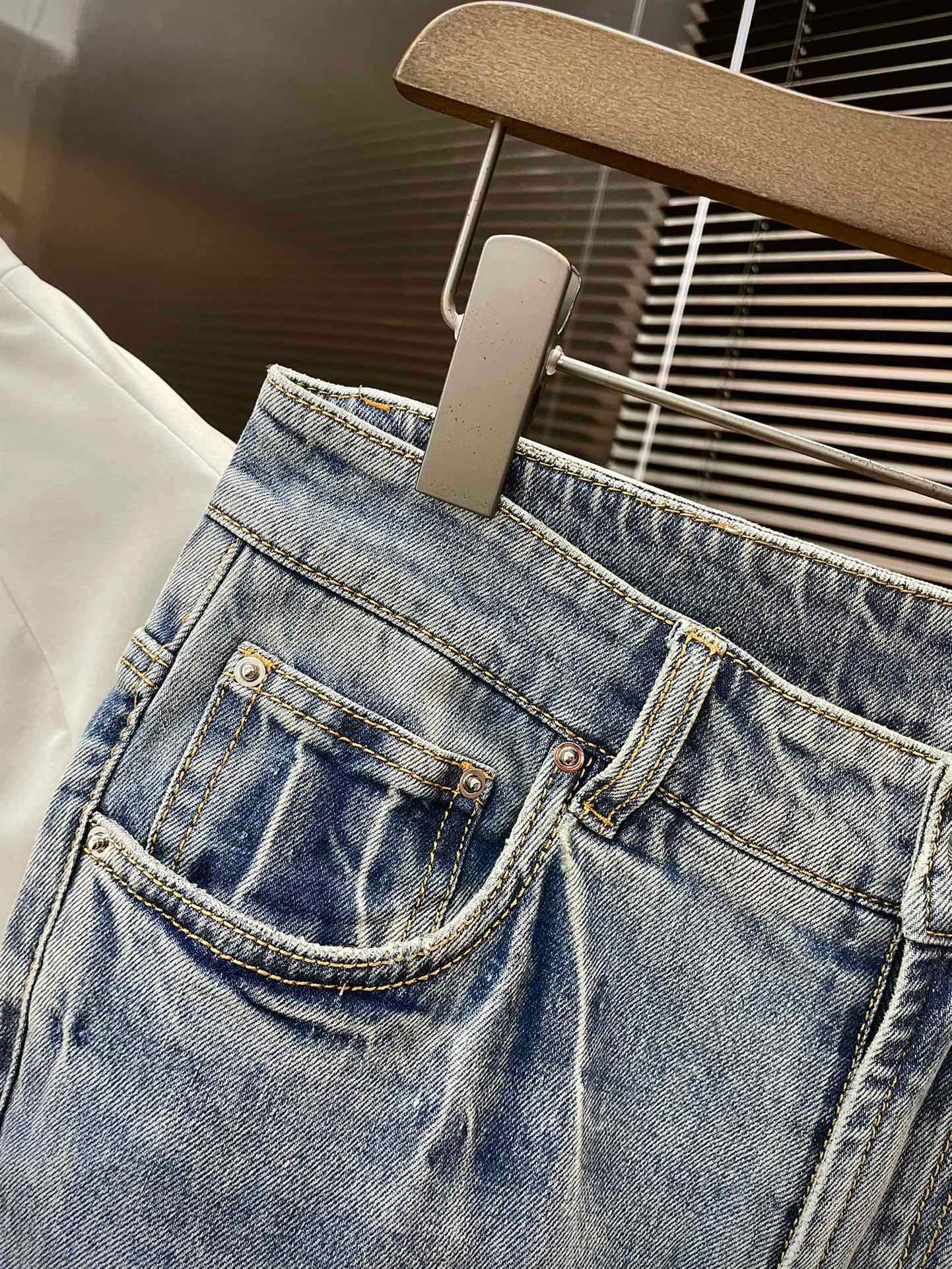 Amiri Summer 2025 Jeans: Italian High-Class Cowboy Fabric, Stylish and Comfortable Design - 图片 4