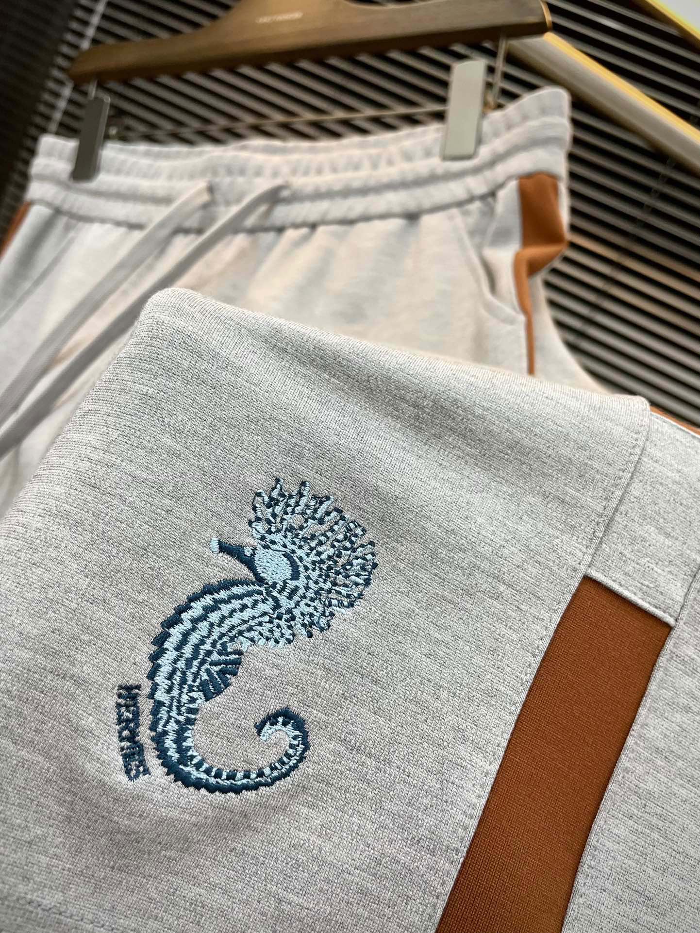 Hermes Spring 2025 Leisure Shorts: High-End Comfort and Style in Cotton Fabric - 图片 4