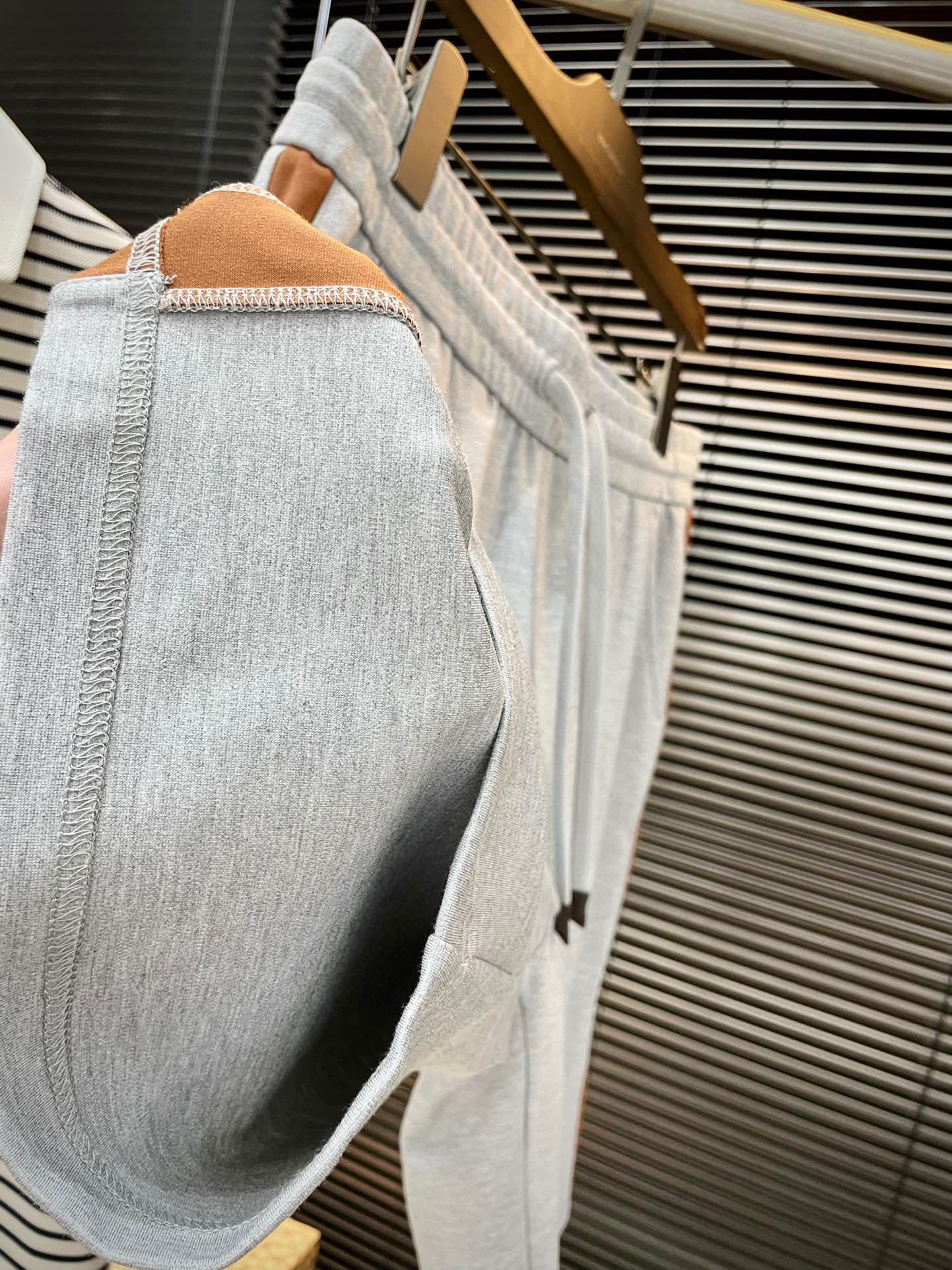 Hermes Spring 2025 Leisure Shorts: High-End Comfort and Style in Cotton Fabric - 图片 6