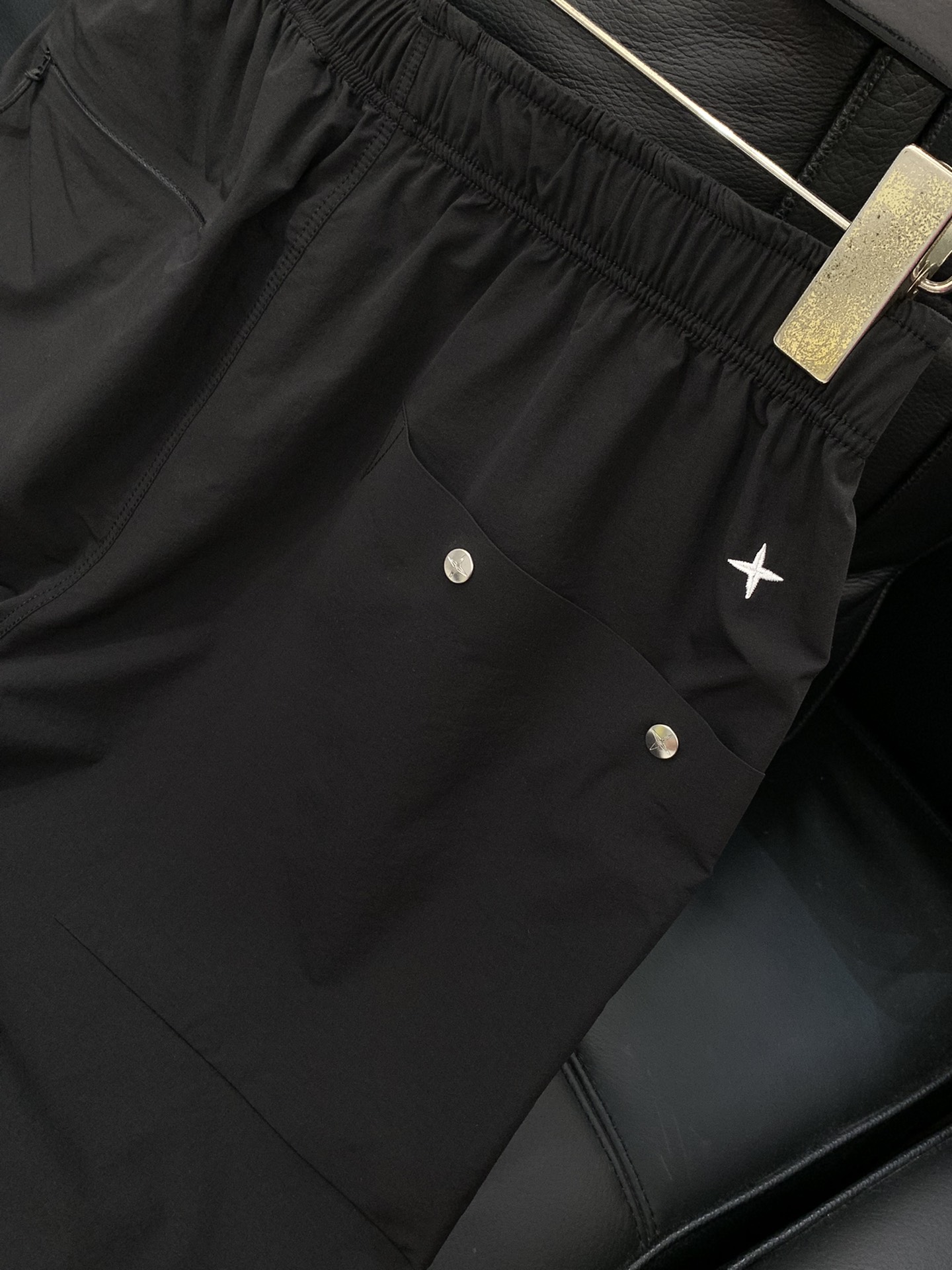 “Stone Island Outdoor Jacket: New Design with Military Style, Export Orders for Thin Metal” - 图片 7