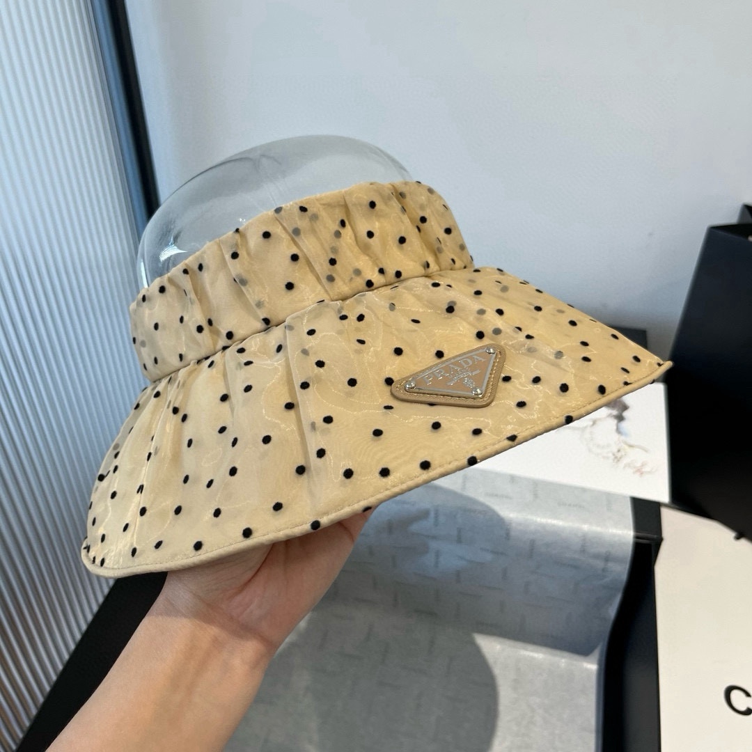 NO:354633,PRADA new shell hat, empty top sun hat, straw hat, fisherman hat, baseball hat, hat, prada, prada, espadrilles, hatsPRADA普拉达新款贝壳帽,空顶遮阳帽帽子草帽渔夫帽棒球帽,帽子,prada,prada,espadrilles,hats,hat