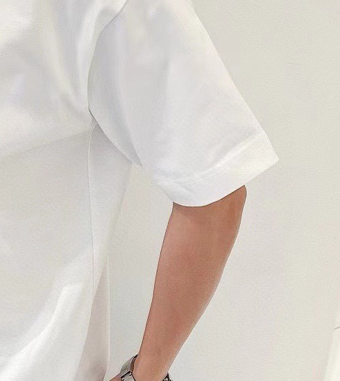 Fendi 品牌【FENDI 粉底】(胖子福音) 男士休闲短袖T恤 2025春夏新品