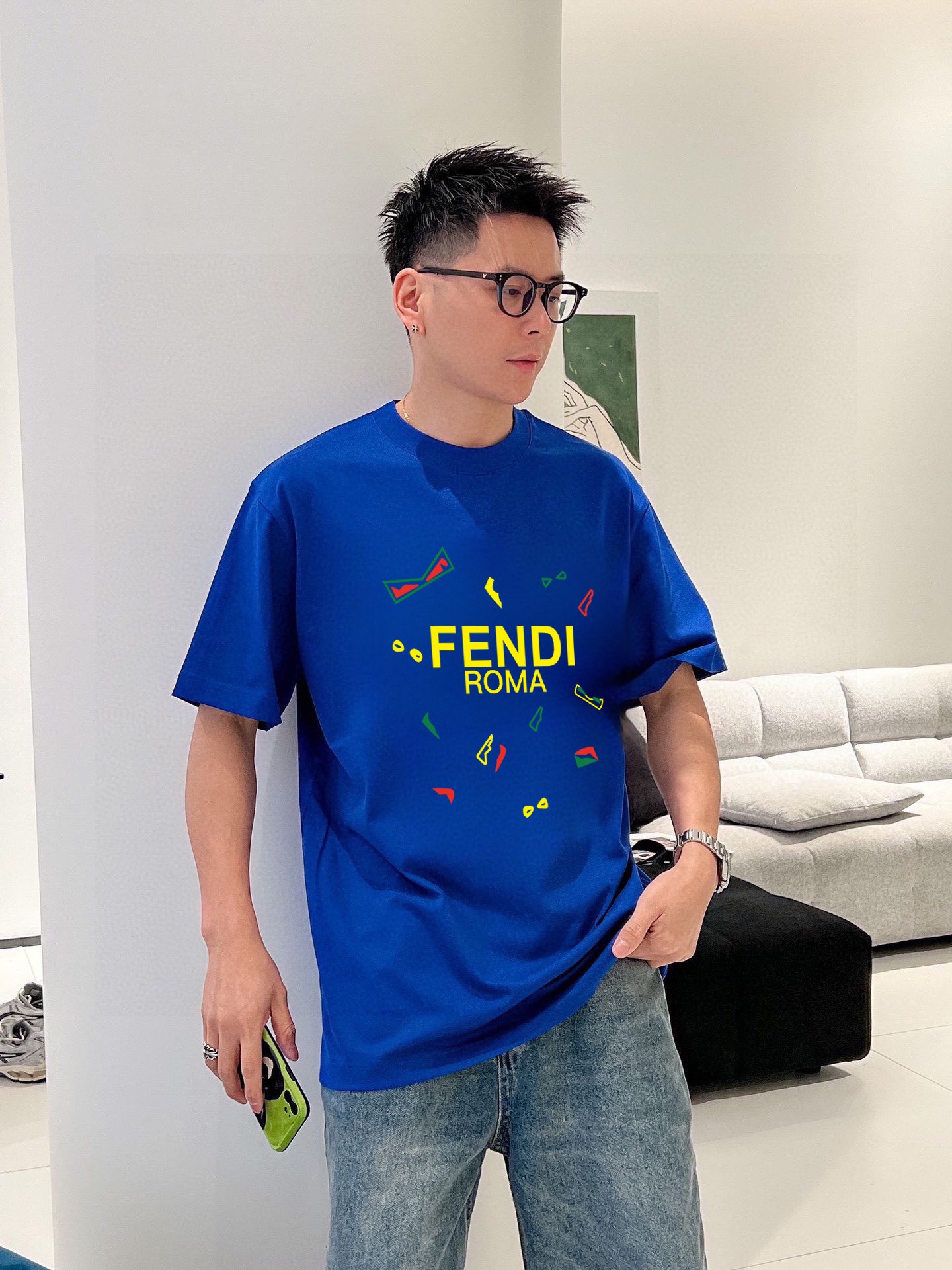 Fendi 品牌【FENDI 粉底】(胖子福音) 男士休闲短袖T恤 2025春夏新品