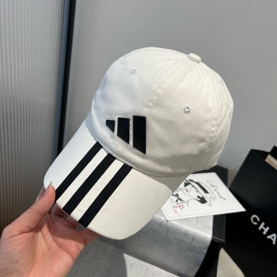 🆕

巴黎世家新款鸭舌帽，头围57cm