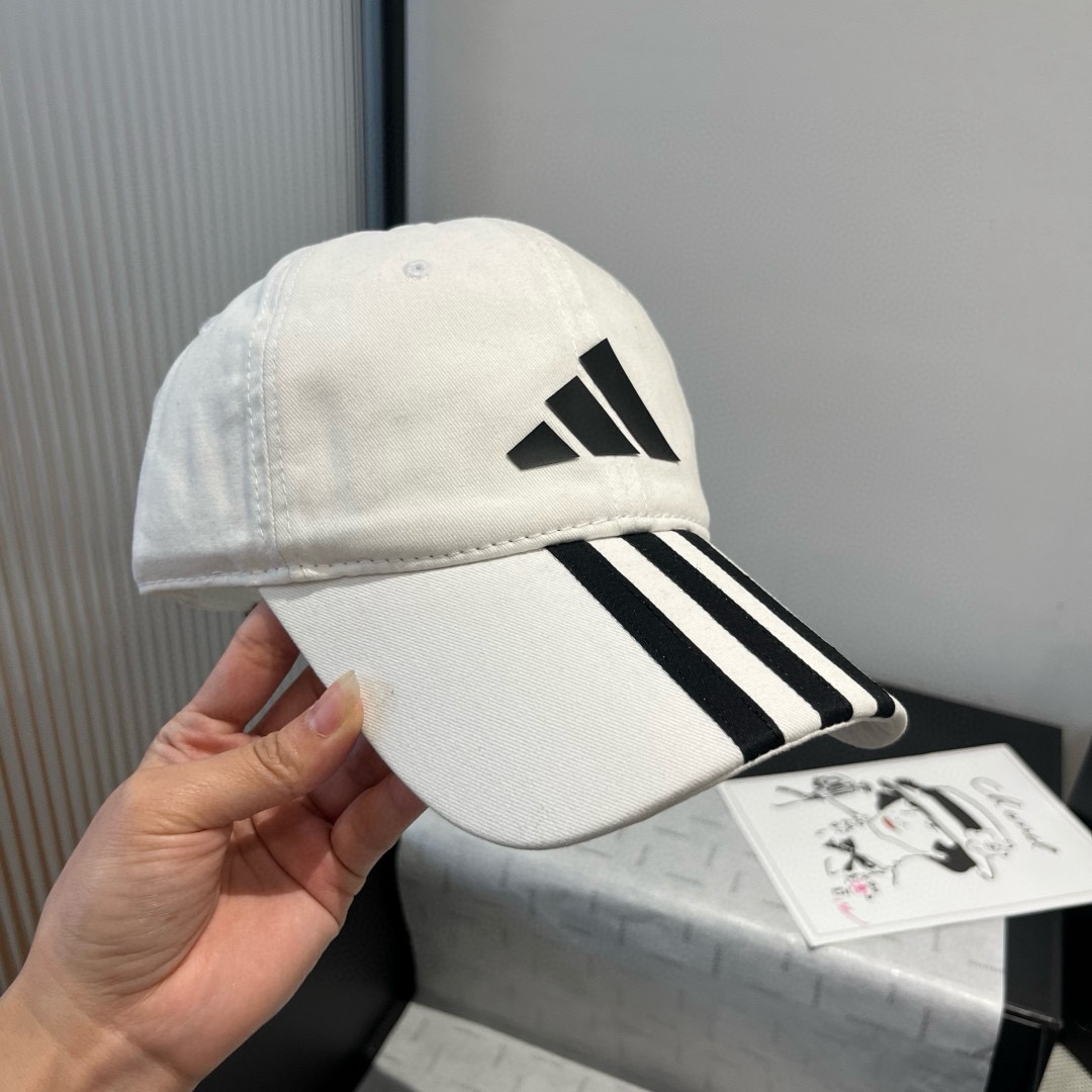 🆕

巴黎世家新款鸭舌帽，头围57cm