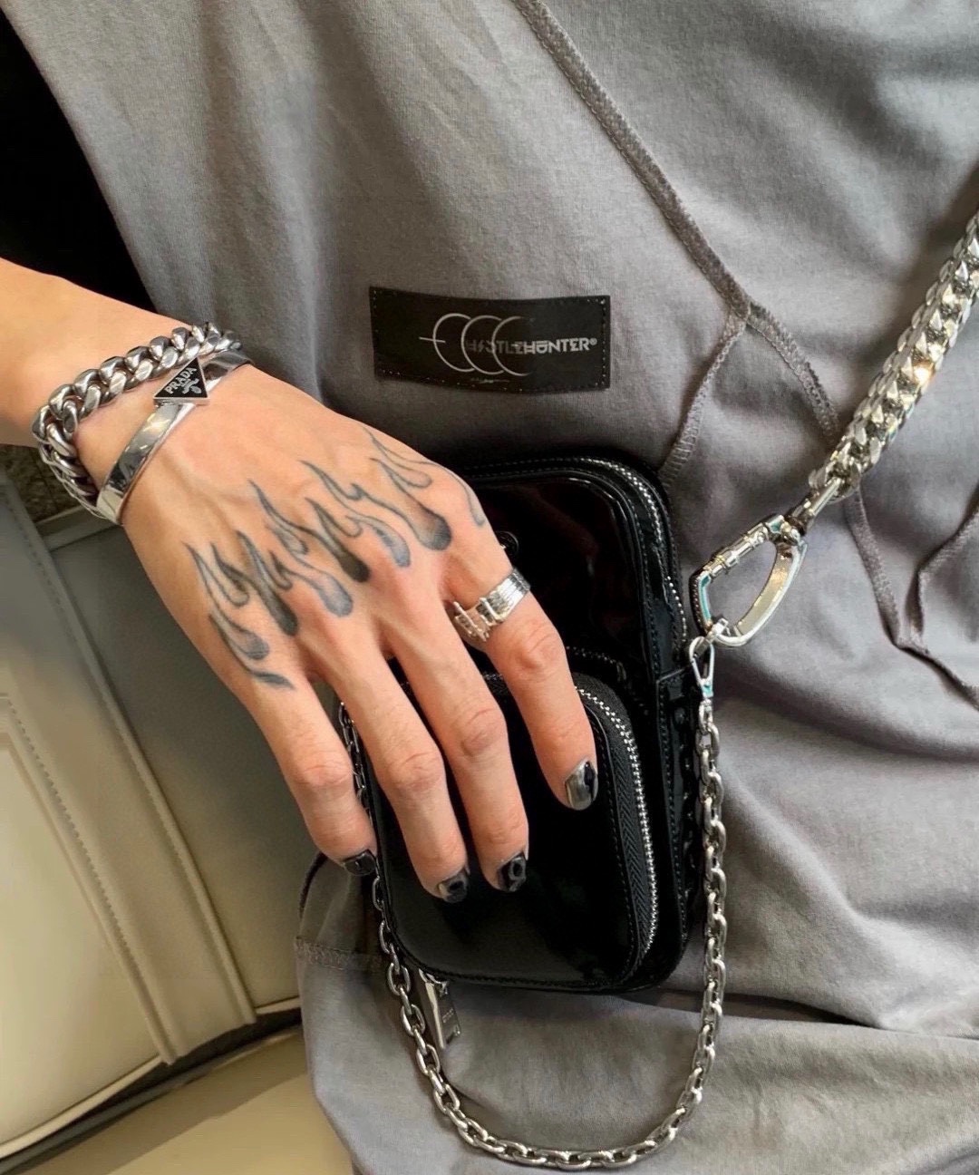 Luxurious Prada Black-and-White Handbag: High-Quality Craftsmanship at £240