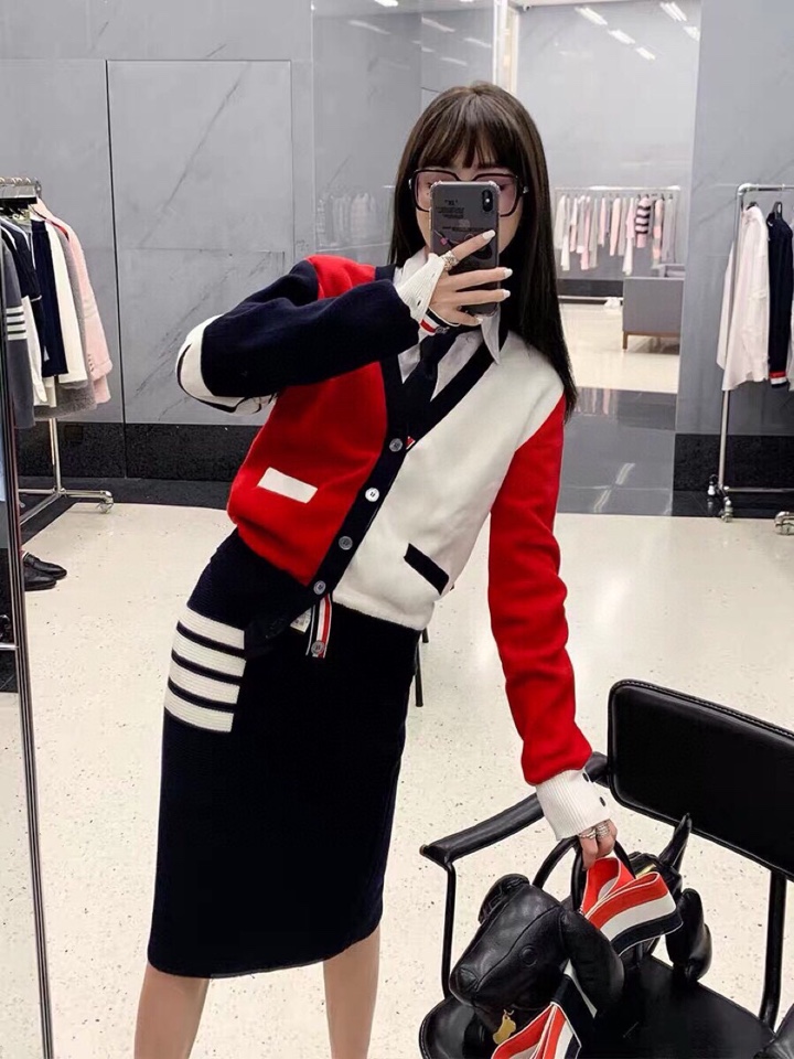 🔥 THOM BROWNE 汤姆布朗 TB马卡龙棉纱拼色开衫  情侣款开衫\n颜色：蓝白红拼色、灰拼色 