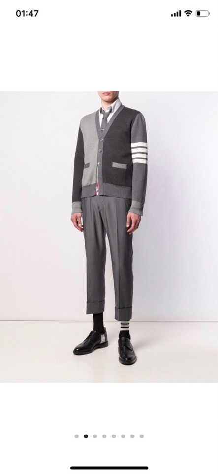 🔥 THOM BROWNE 汤姆布朗 TB马卡龙棉纱拼色开衫  情侣款开衫\n颜色：蓝白红拼色、灰拼色 
