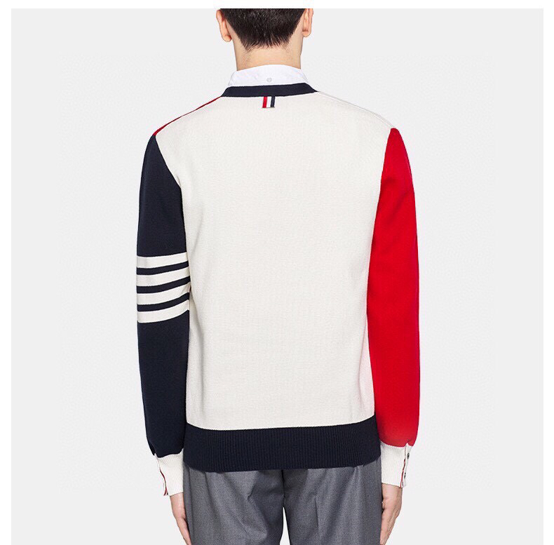 🔥 THOM BROWNE 汤姆布朗 TB马卡龙棉纱拼色开衫  情侣款开衫\n颜色：蓝白红拼色、灰拼色 