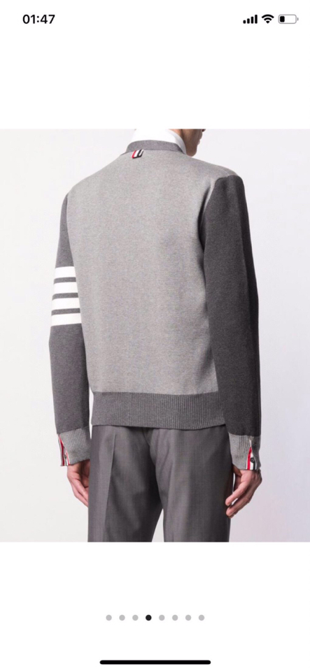 🔥 THOM BROWNE 汤姆布朗 TB马卡龙棉纱拼色开衫  情侣款开衫\n颜色：蓝白红拼色、灰拼色 