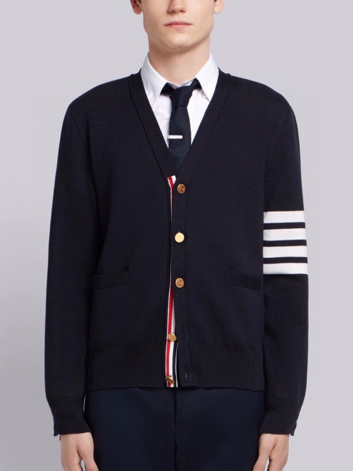🔥 THOM BROWNE 汤姆布朗 TB马卡龙四杠棉纱开衫  情侣款开衫\n码数：1-4  颜色：浅蓝