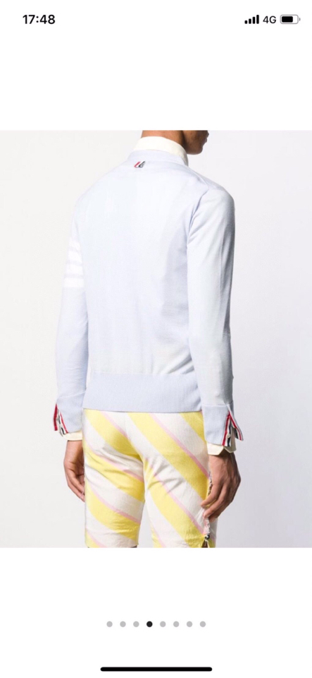 🔥 THOM BROWNE 汤姆布朗 TB马卡龙四杠棉纱开衫  情侣款开衫\n码数：1-4  颜色：浅蓝