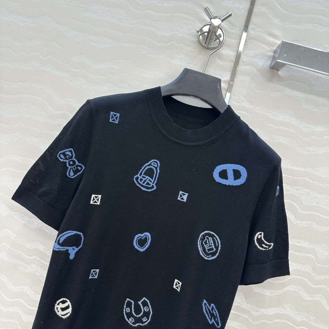 独家首发，原单品质❤️H高智感穿搭！早秋新品提花短袖上衣！18针进口100%羊毛纱线细腻柔软的手感无敌赞