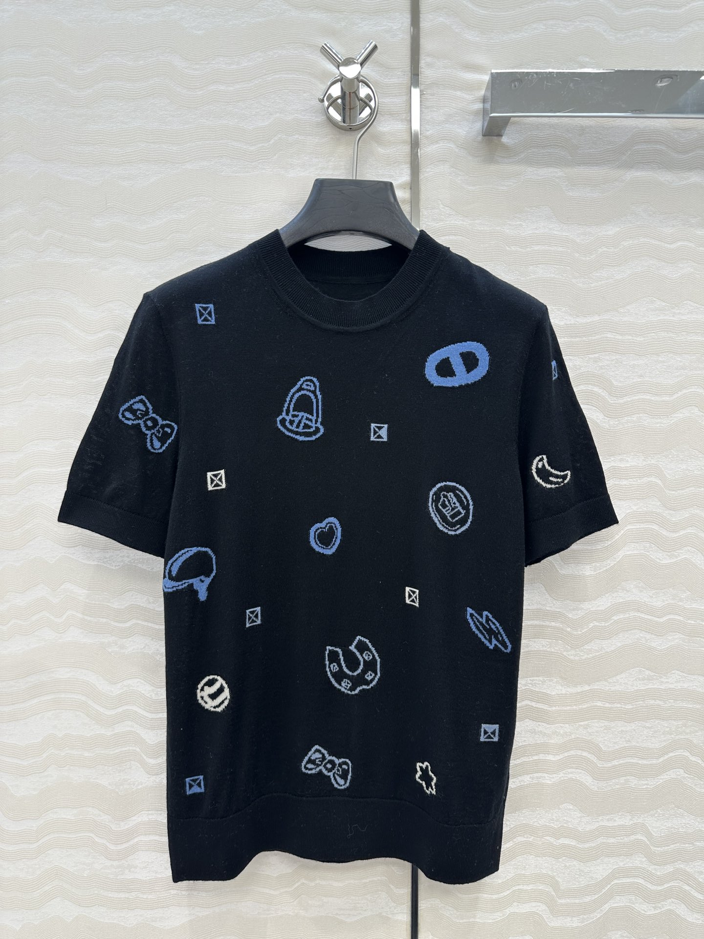 独家首发，原单品质❤️H高智感穿搭！早秋新品提花短袖上衣！18针进口100%羊毛纱线细腻柔软的手感无敌赞