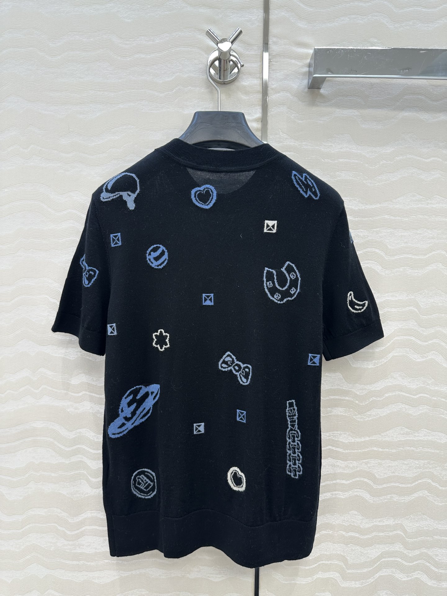 独家首发，原单品质❤️H高智感穿搭！早秋新品提花短袖上衣！18针进口100%羊毛纱线细腻柔软的手感无敌赞