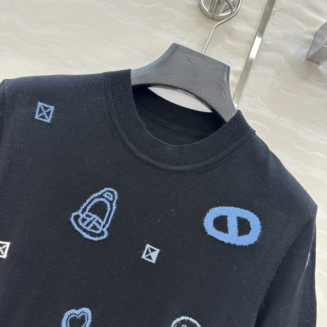 独家首发，原单品质❤️H高智感穿搭！早秋新品提花短袖上衣！18针进口100%羊毛纱线细腻柔软的手感无敌赞