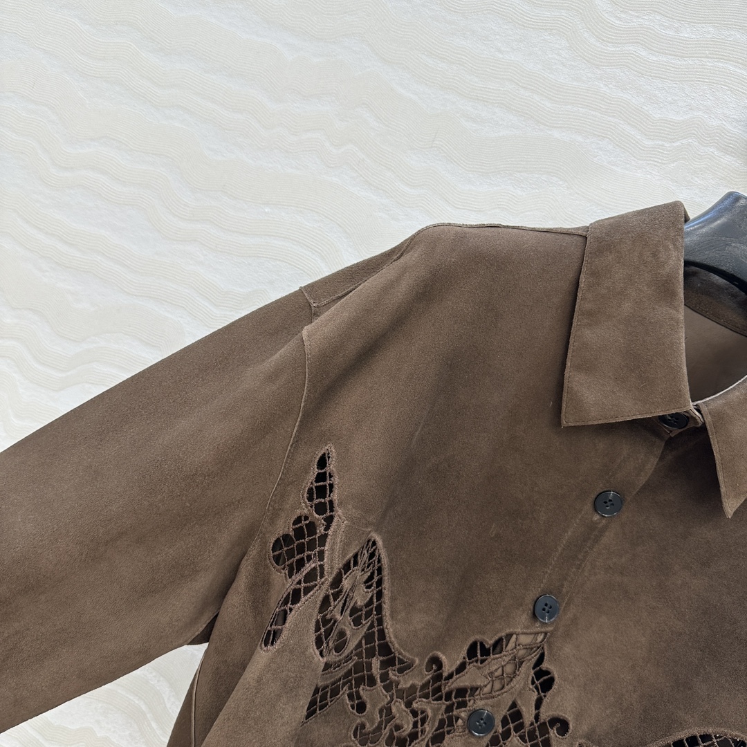 独家首发❤️品质控必入！ES蕾丝之王，重工艺定位瑞士机刺绣麂皮绒面羊皮衬衫外套❤️内面全闭绒工艺小羊皮！