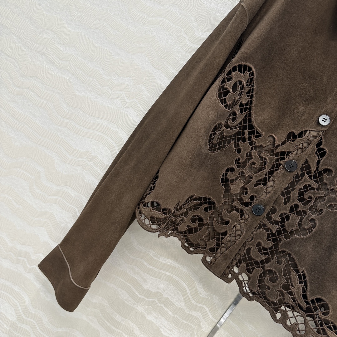 独家首发❤️品质控必入！ES蕾丝之王，重工艺定位瑞士机刺绣麂皮绒面羊皮衬衫外套❤️内面全闭绒工艺小羊皮！