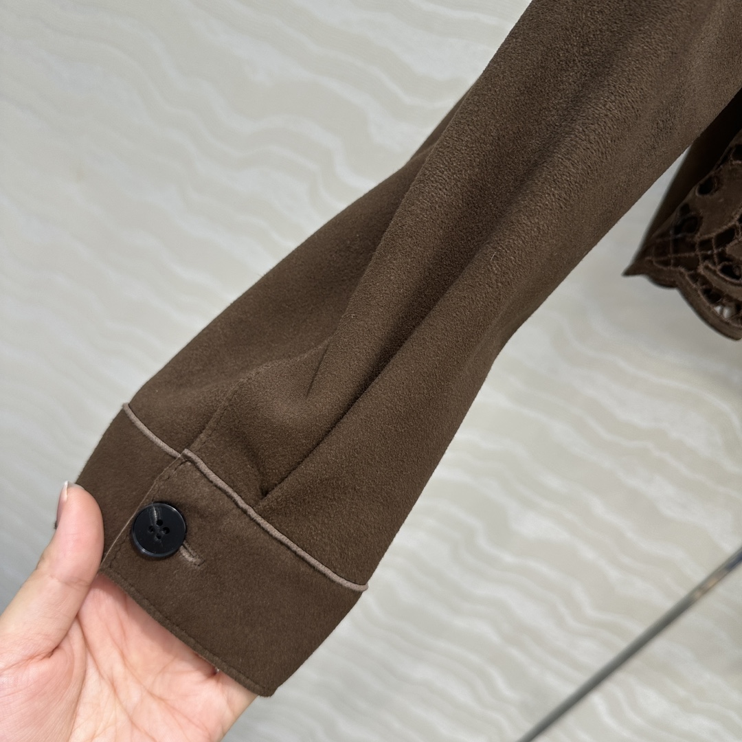 独家首发❤️品质控必入！ES蕾丝之王，重工艺定位瑞士机刺绣麂皮绒面羊皮衬衫外套❤️内面全闭绒工艺小羊皮！