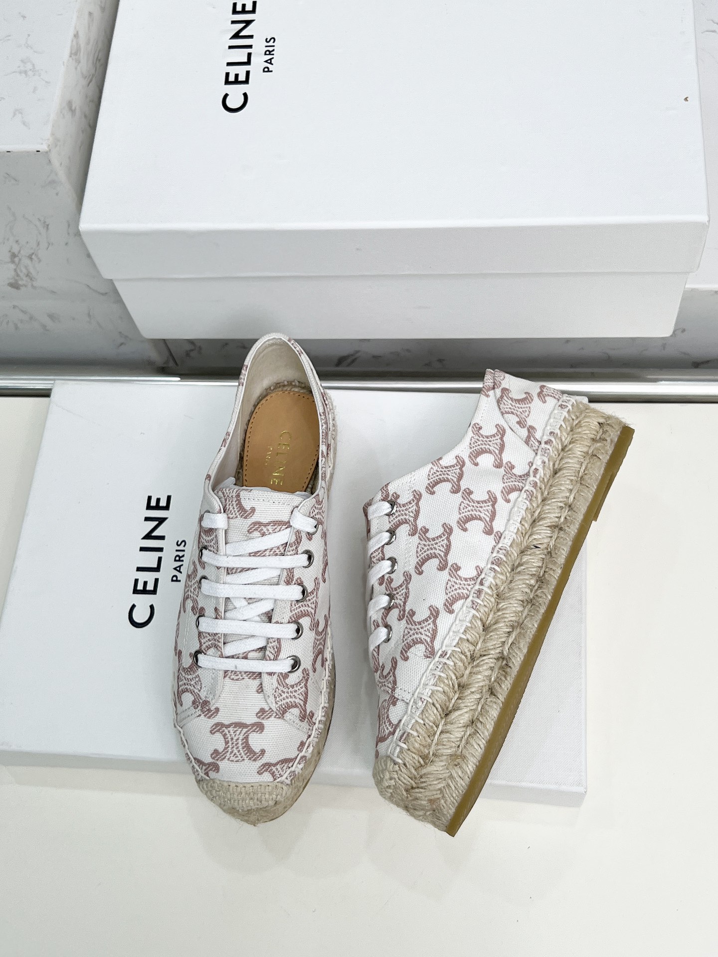 Celine Selin Red Weed Fisherman Shoes: Classic Design with Visible Brand Tone - 图片 7