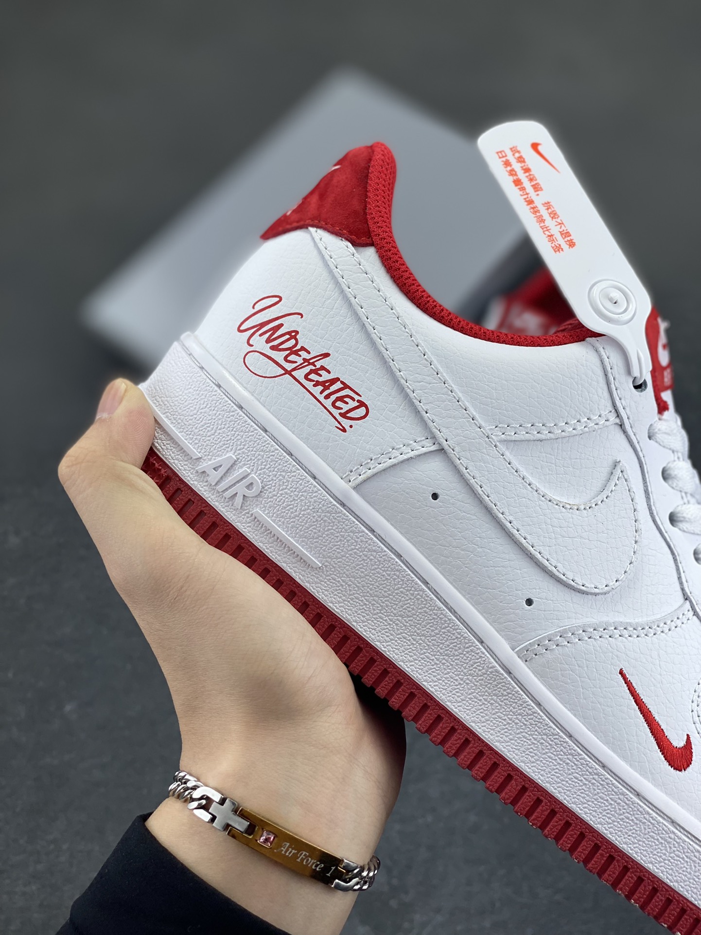 图片[6]-Undefeated x Nike Air Force 1 Low 白黑 空军一号低帮休闲板鞋 定制皮料 原装定制鞋盒 细节满满 原楦头原纸板 内置全掌气垫 货号：ZH0316-103 尺码：36 36.5 37.5 38 38.5 39 40 40.5 41 42 42.5 43 44 44.5 45-选品中心