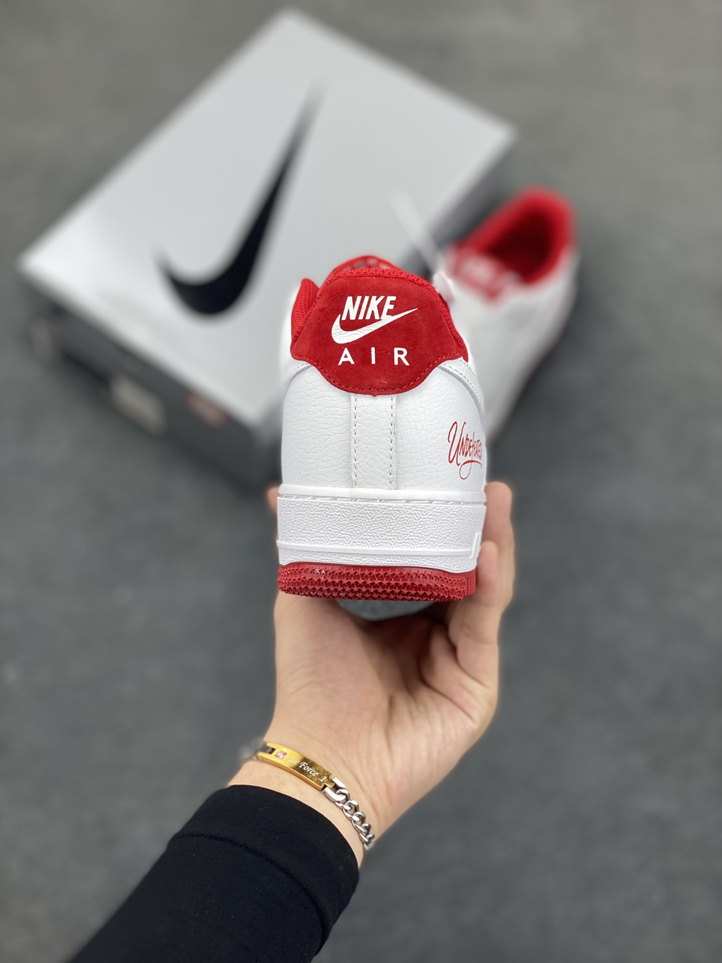 图片[4]-Undefeated x Nike Air Force 1 Low 白黑 空军一号低帮休闲板鞋 定制皮料 原装定制鞋盒 细节满满 原楦头原纸板 内置全掌气垫 货号：ZH0316-103 尺码：36 36.5 37.5 38 38.5 39 40 40.5 41 42 42.5 43 44 44.5 45-选品中心