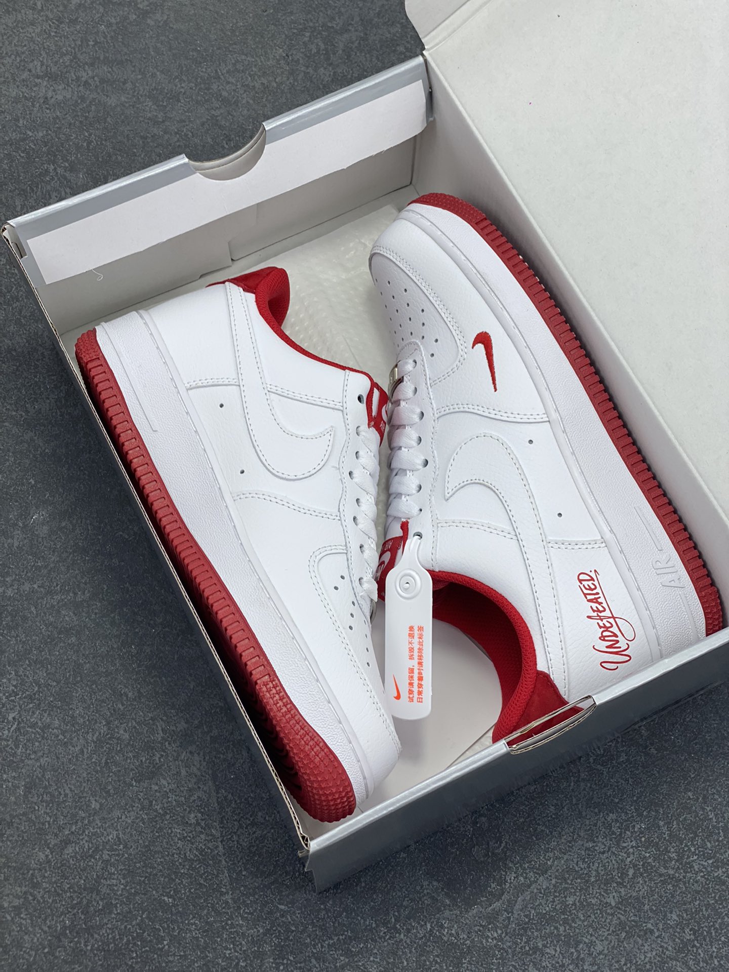 图片[9]-Undefeated x Nike Air Force 1 Low 白黑 空军一号低帮休闲板鞋 定制皮料 原装定制鞋盒 细节满满 原楦头原纸板 内置全掌气垫 货号：ZH0316-103 尺码：36 36.5 37.5 38 38.5 39 40 40.5 41 42 42.5 43 44 44.5 45-选品中心