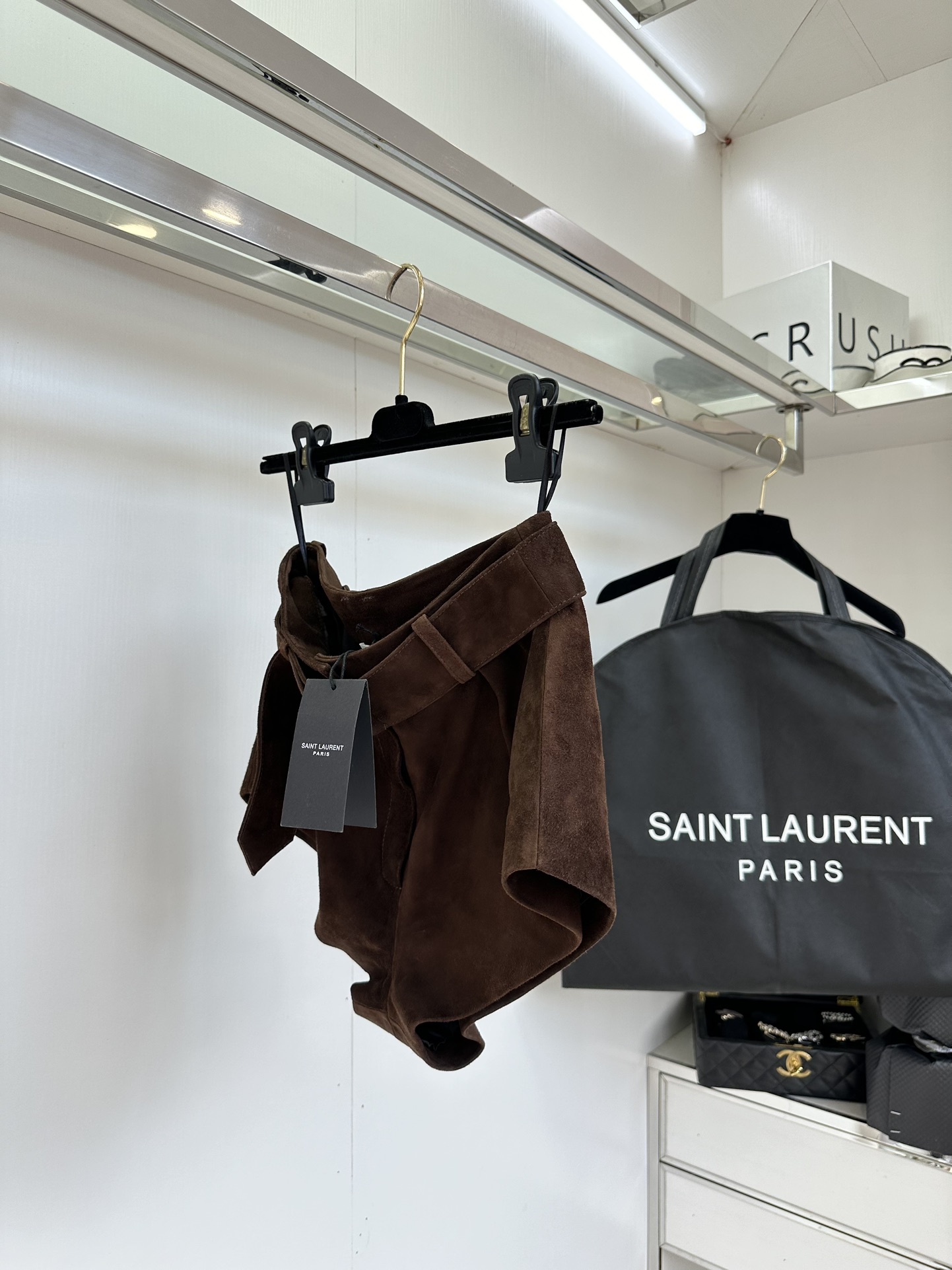 Autumn Suit Fashion Trends: Sheepskin, Leather Shorts, High Waists, Belt Decorations - 图片 4