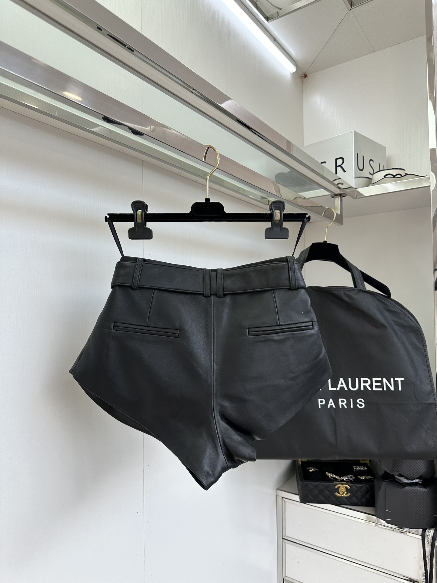 Autumn Suit Fashion Trends: Sheepskin, Leather Shorts, High Waists, Belt Decorations - 图片 7