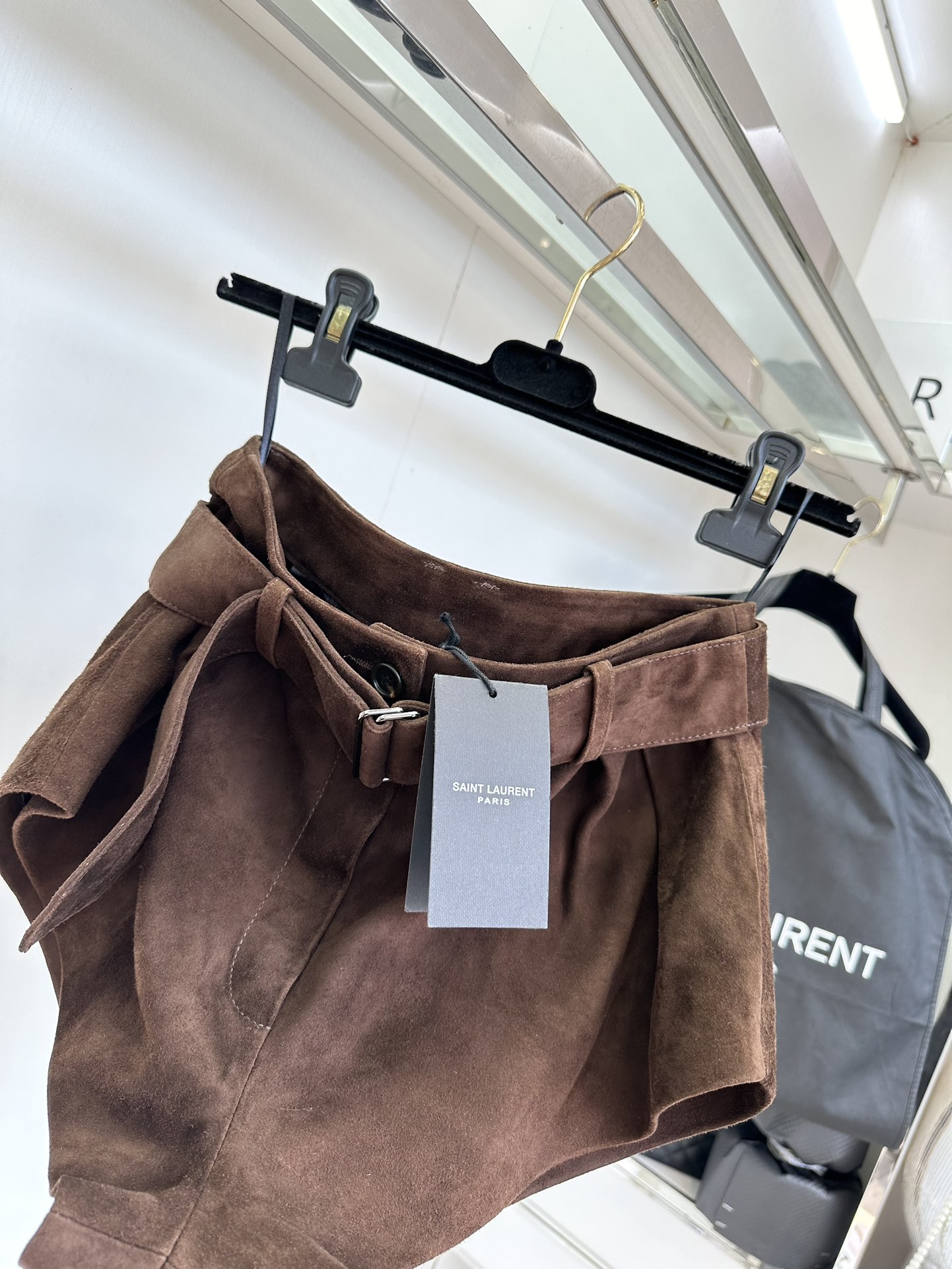 Autumn Suit Fashion Trends: Sheepskin, Leather Shorts, High Waists, Belt Decorations - 图片 5