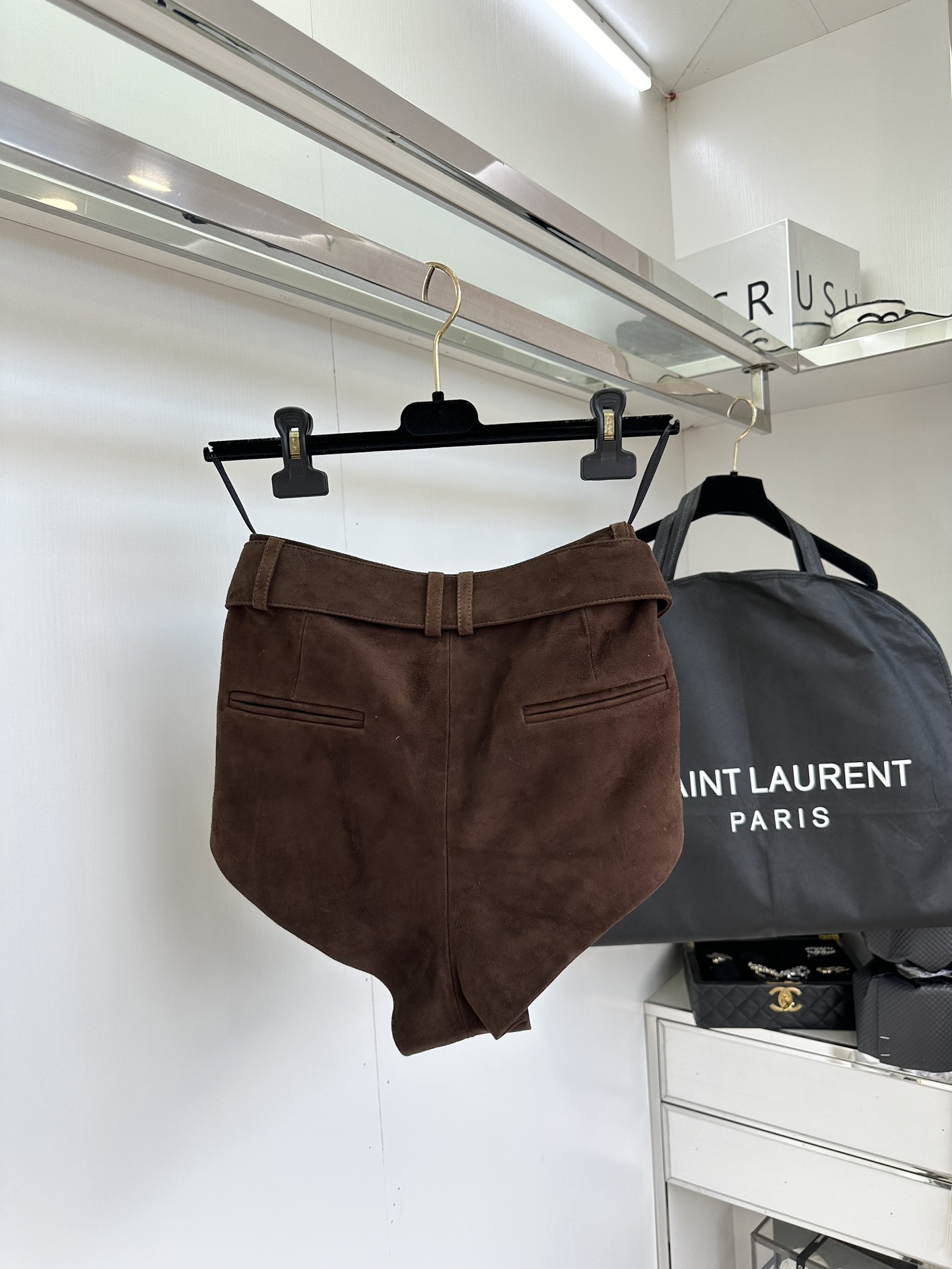 Autumn Suit Fashion Trends: Sheepskin, Leather Shorts, High Waists, Belt Decorations - 图片 3