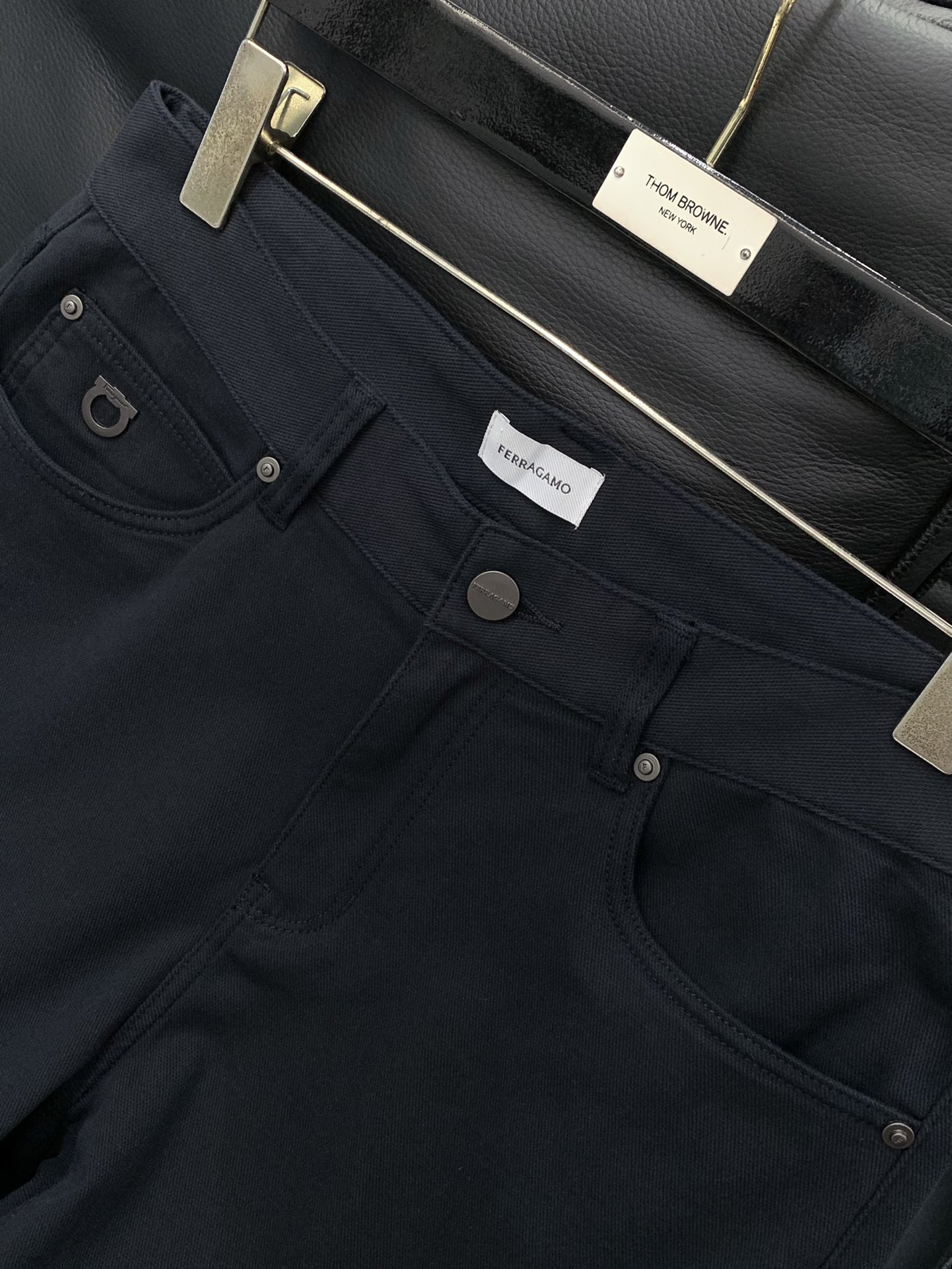 “Ferragamo Filagmu Spring 2025: High-Grade Custom Water-Washed Jeans for Sale” - 图片 3