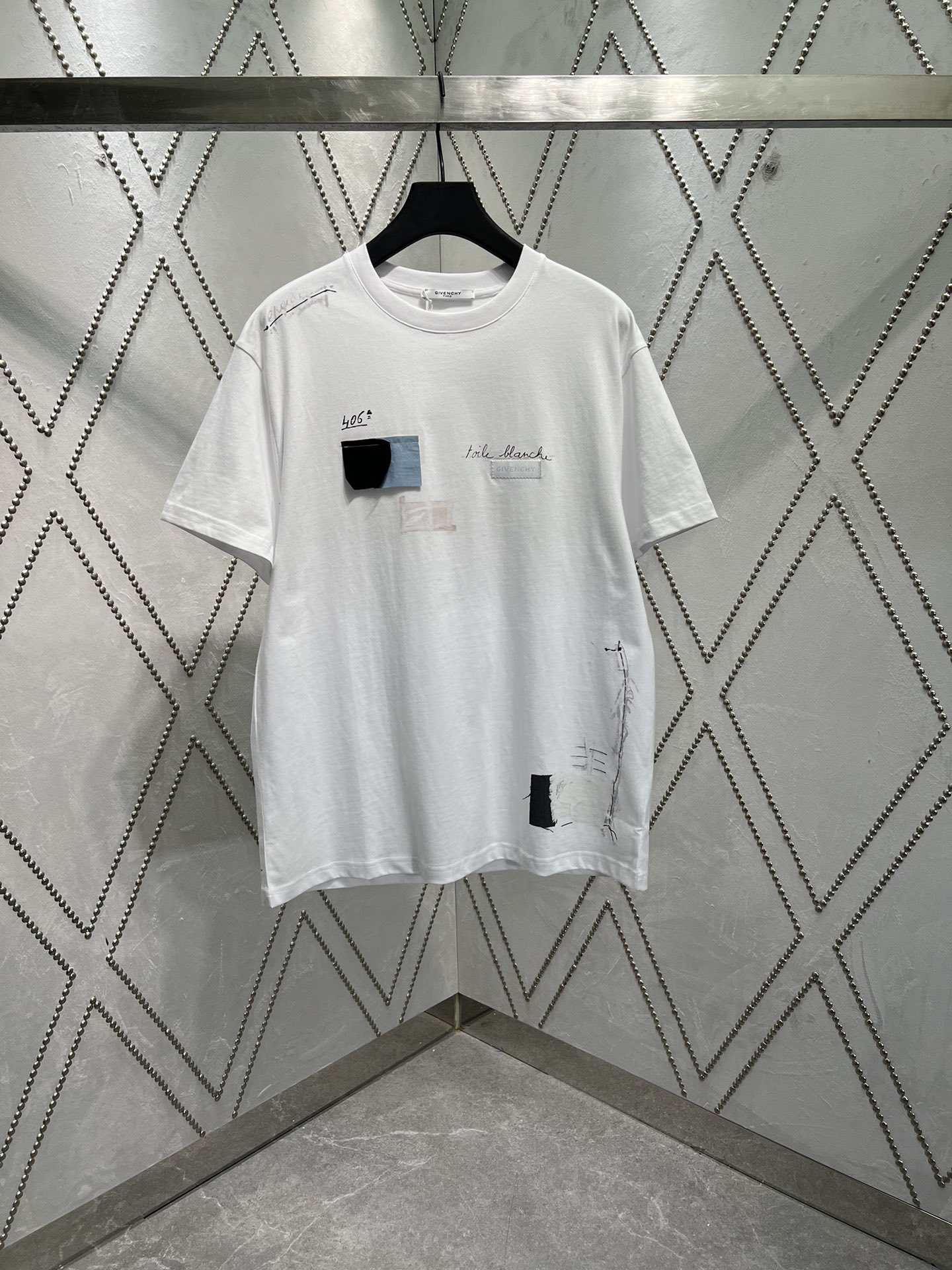 Givenchy 25ss夏季新款棉质错视效果图案T恤 男女同款 码数：S.M.L.XL.