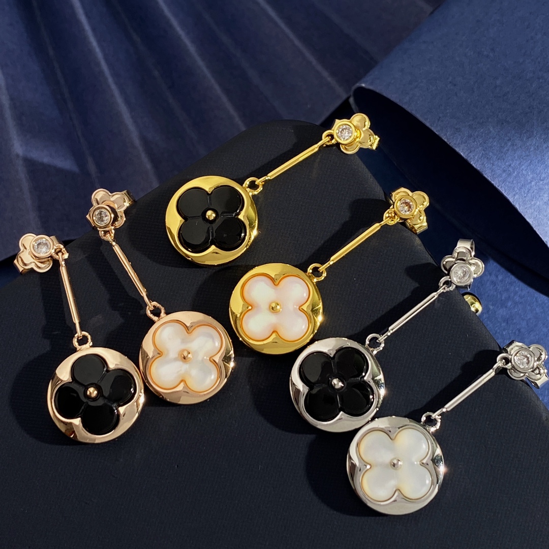  LU92 59 59
LV路易威登欧美时尚AB配设计白贝壳黑玛瑙四叶草几何圆形吊坠耳钉 黄铜材质 金银