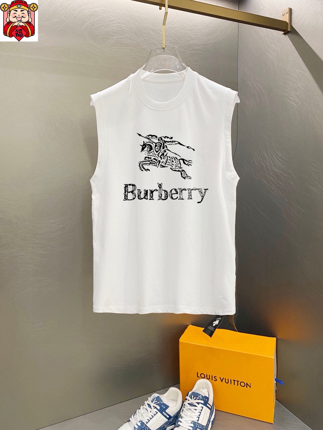 Burberry 品牌【BURBERRY 巴宝莉】2025夏季新品背心T袖 简约款式 任何人都可以轻松驾驶 进口定制丝光棉面料 手软舒适有型 吸汗透气