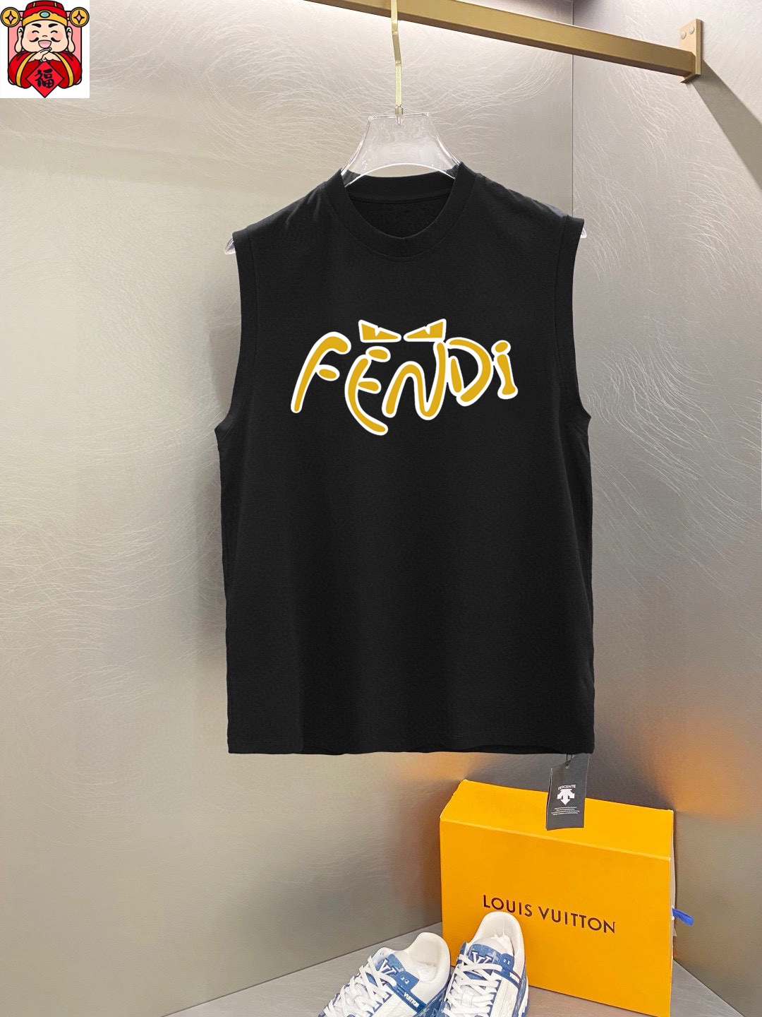 Fendi 品牌【FENDI 芬迪】2025夏季新品背心T袖 简约款式 任何人都可以轻松驾驶 进口定制丝光棉面料 手软舒适有型 吸汗透气