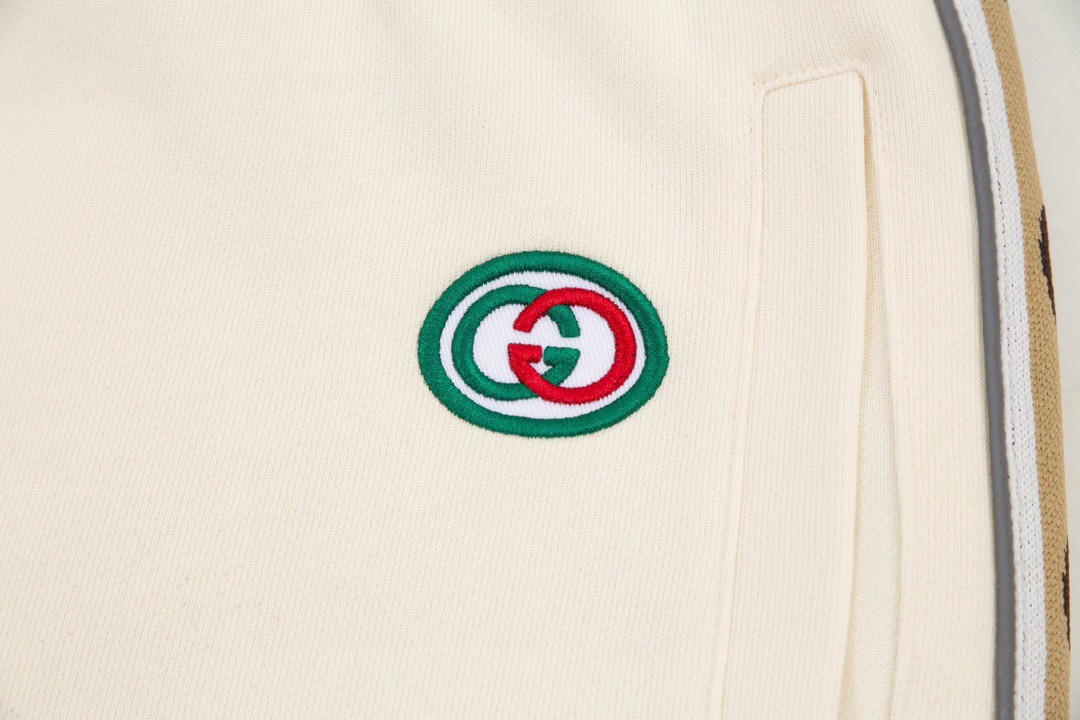 古驰/Gucci 夏季新款 侧边字母织带反光条休闲短裤 黑色/杏色