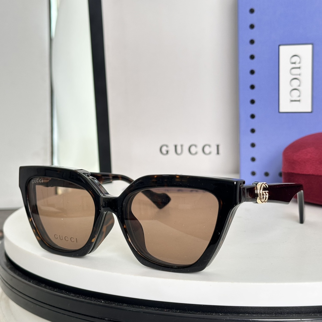  ‼️GUCC*🐝🐝🐝MODELGG1542S🐝🐝🐝SIZE 55口17-140🐝🐝🐝挂片款～～