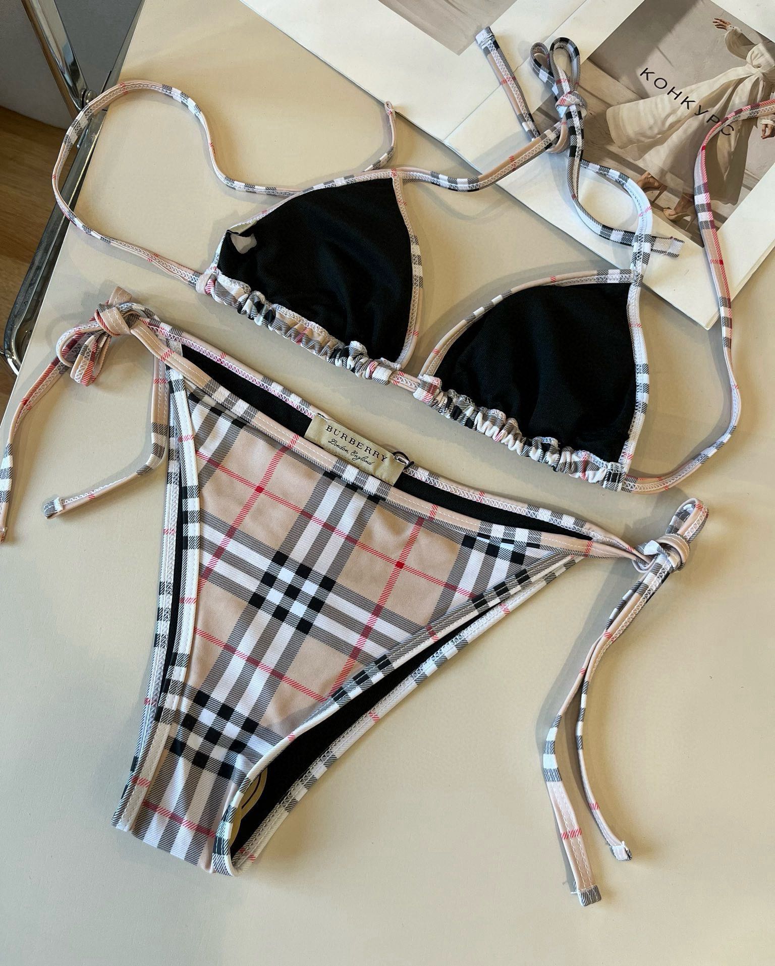  🆕


Burberry巴宝莉经典英伦格泳衣，实物实在太美了！拍不出来它的美😍谁穿谁美！很值得入手✋ 