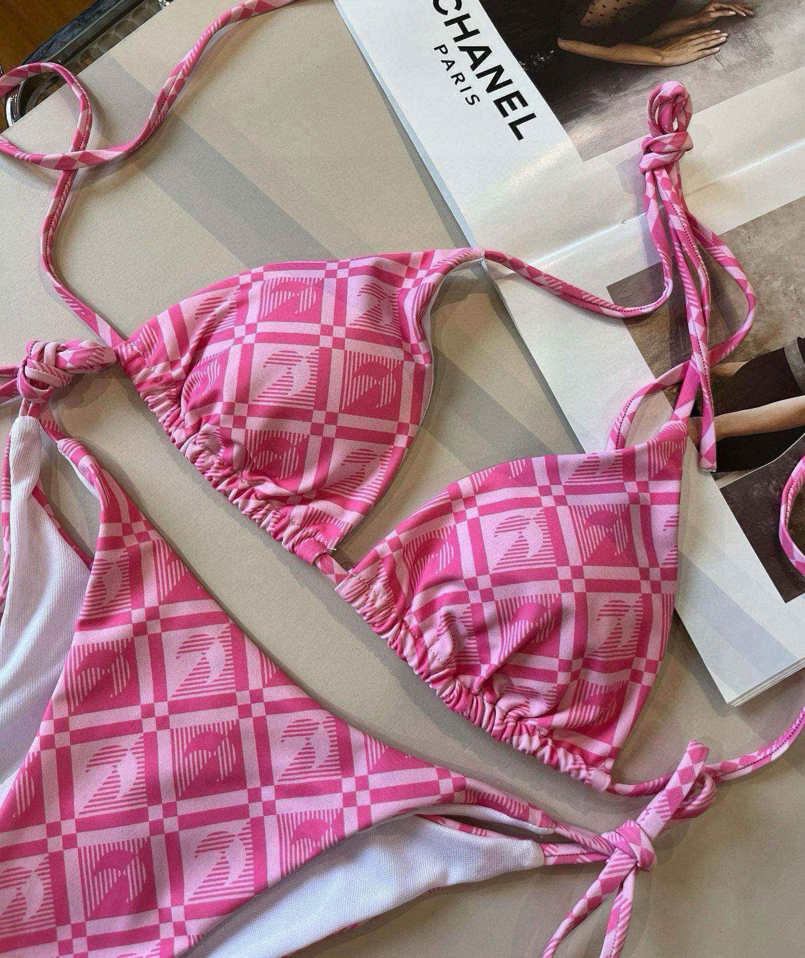。

MARINE SERRA潮牌比基尼👙