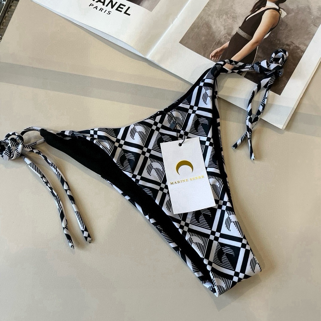 。

MARINE SERRA潮牌比基尼👙