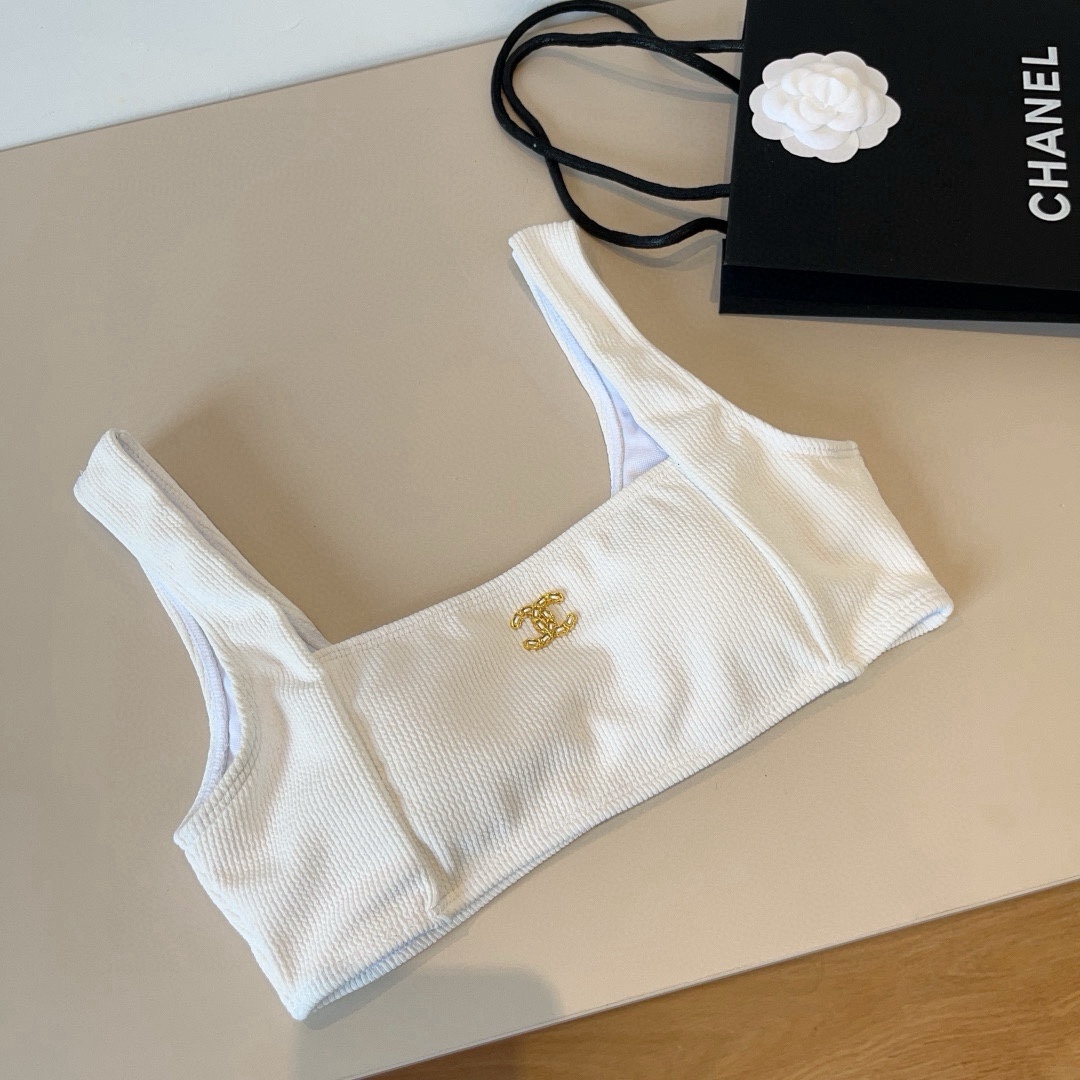  🆕

Chanel香奈儿分体比基尼泳衣套装，S M L XL