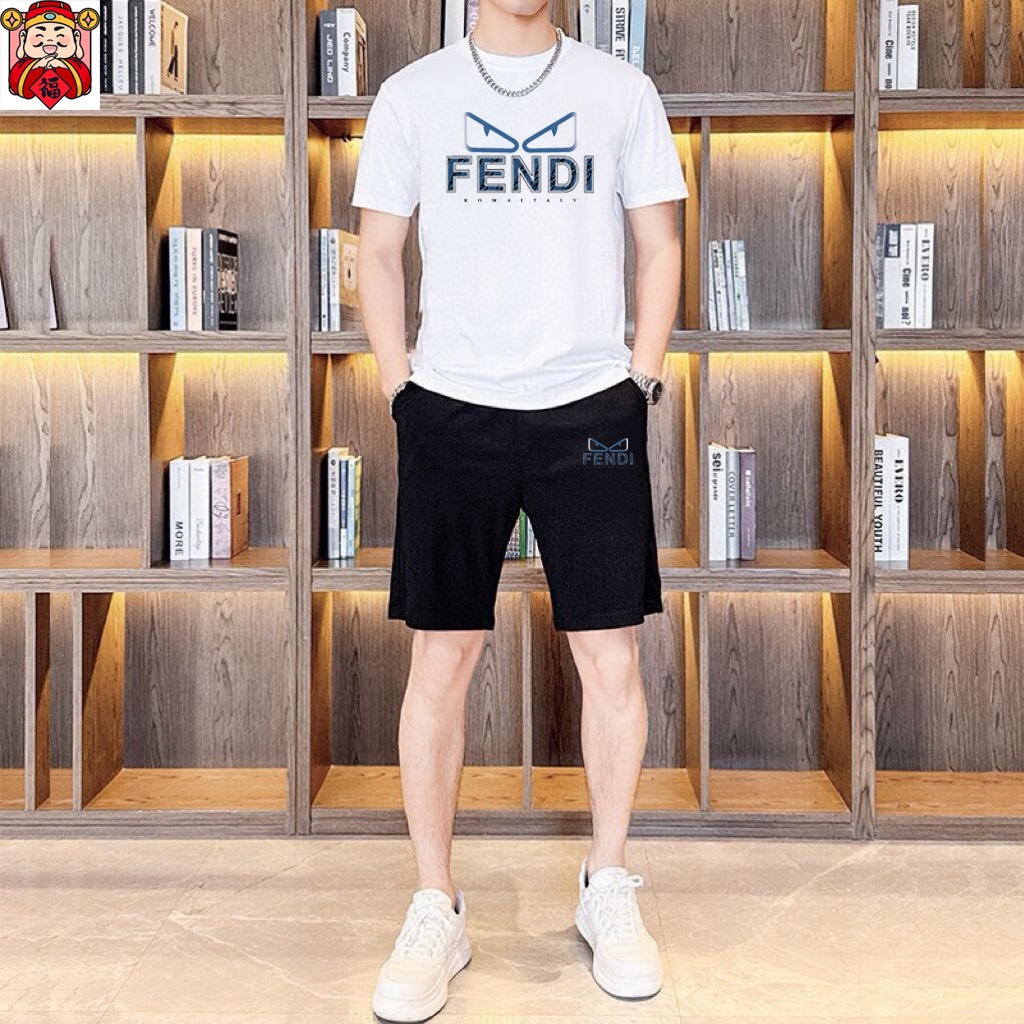 Fendi 品牌【FENDI 芬迪】 2025新款男士短袖短裤套装 销售 市面高端版本 手感细腻柔软 让你穿着更加舒适 立体裁剪版型超赞 尺码:M-5XL下单请报身高体重