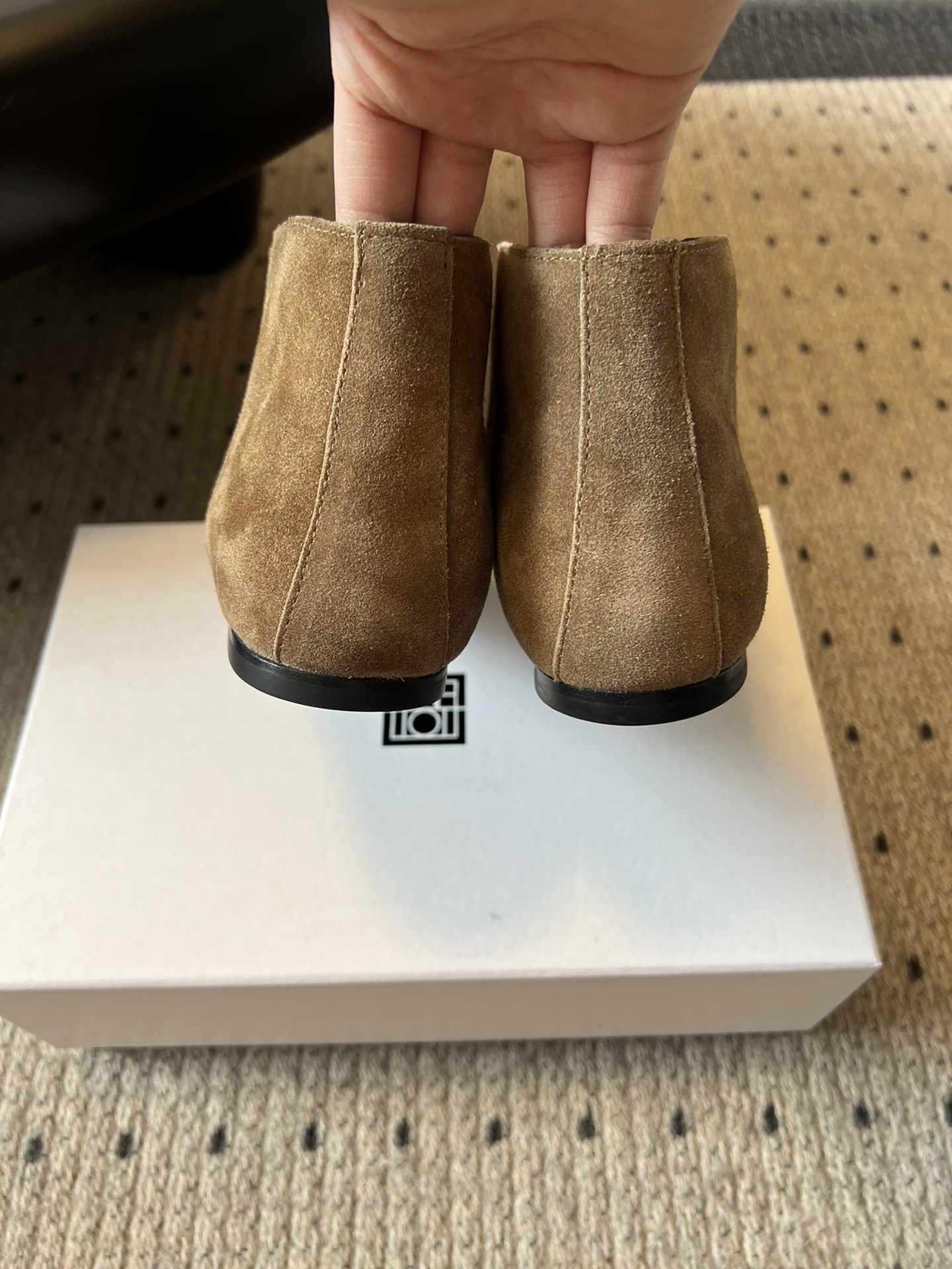 
Toteme 25SS 新款 高邦乐福鞋

无论是手感还是上脚都超级软，没有最软，只有更软，这是光脚穿