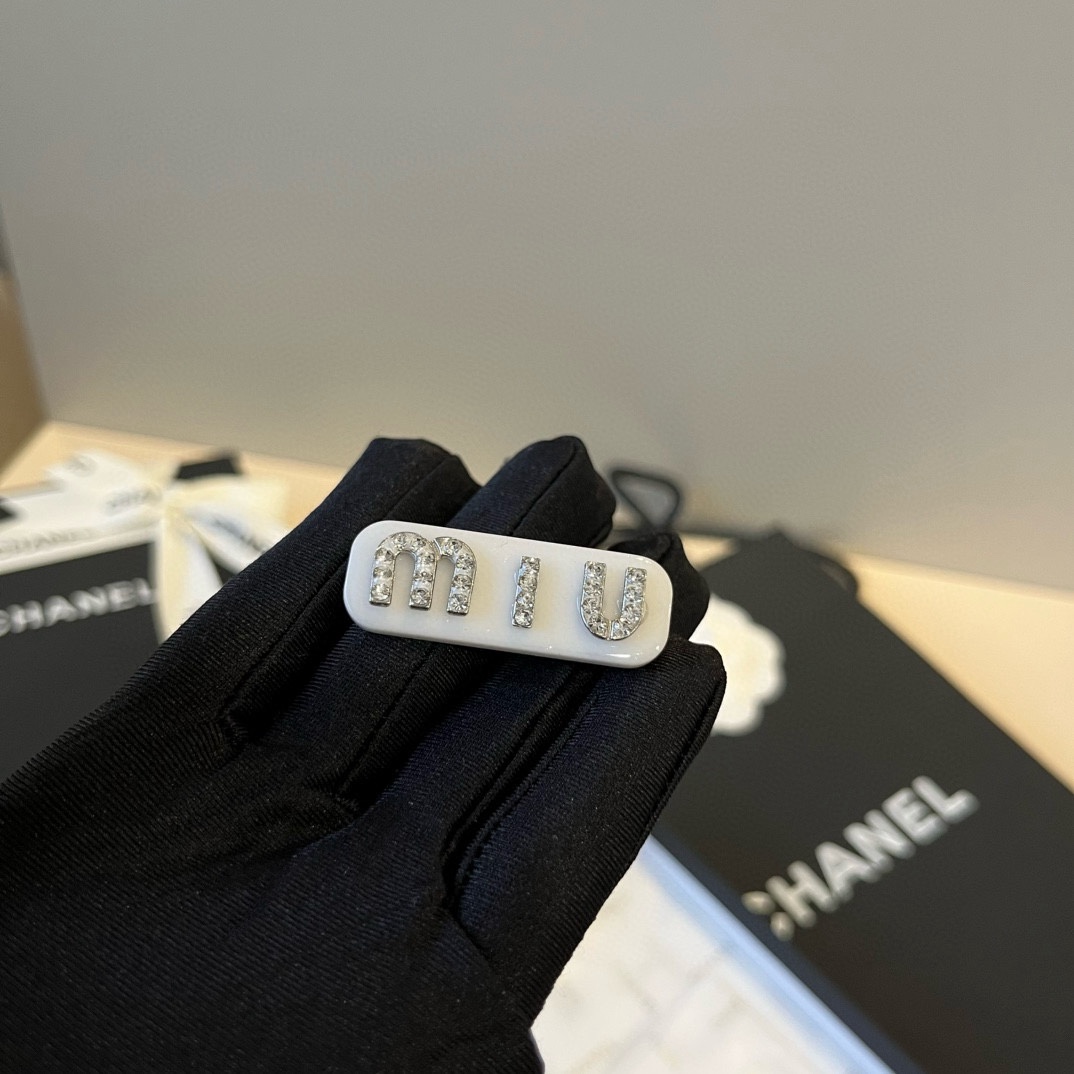 NO:368169,(Single) Miumiu Miu new hairpin hairpin, hairpin, miumiu, hairpins19860909（单个） miumiu缪缪新款发夹发夹,发夹,miumiu,hairpins,accessory