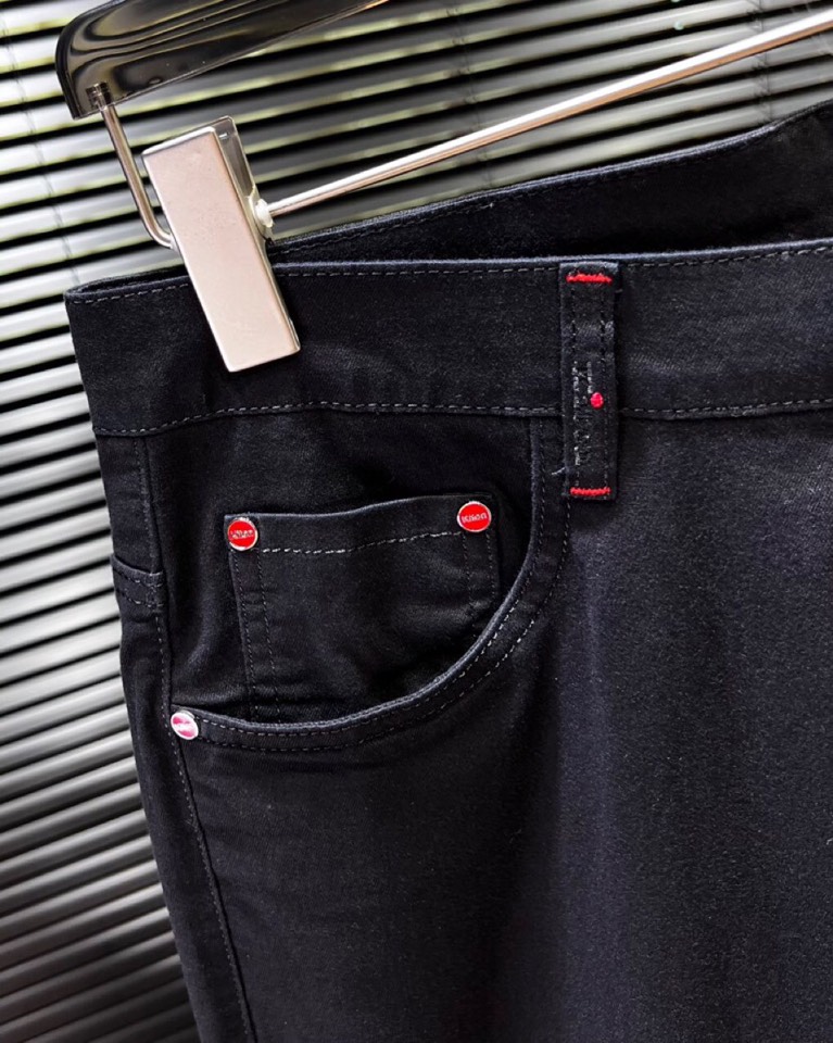 🔥Kiton 【奇顿】2025ss 春夏新品男士经典棉质 直筒版型牛仔裤休闲裤， 高奢内敛低调，轻松驾驭