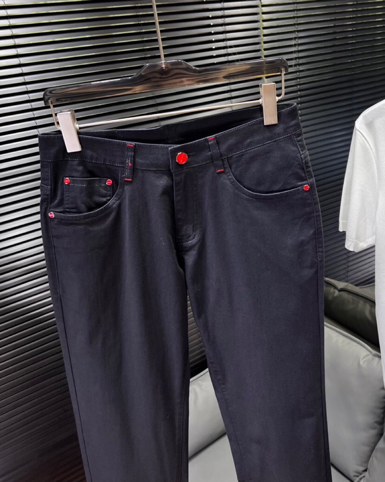 🔥Kiton 【奇顿】2025ss 春夏新品男士经典棉质 直筒版型牛仔裤休闲裤， 高奢内敛低调，轻松驾驭